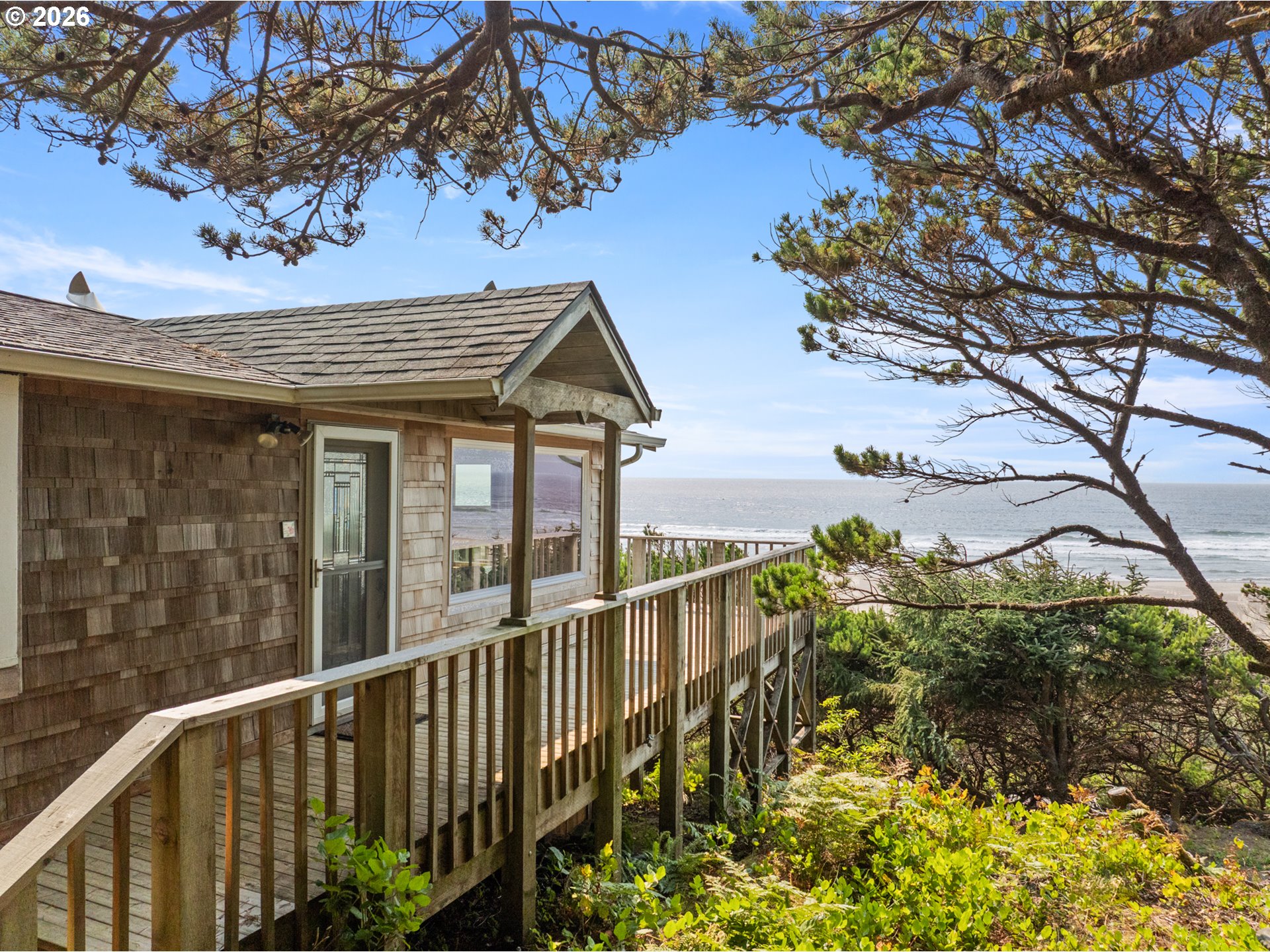 680 Ocean Rd — photo