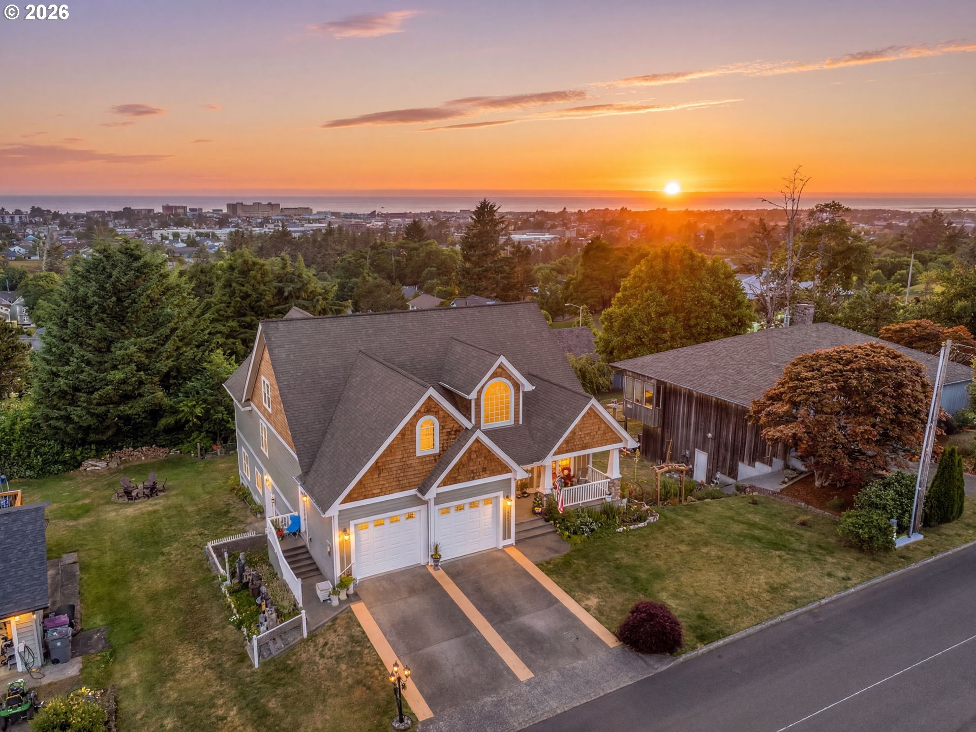 360 Hilltop Dr — photo