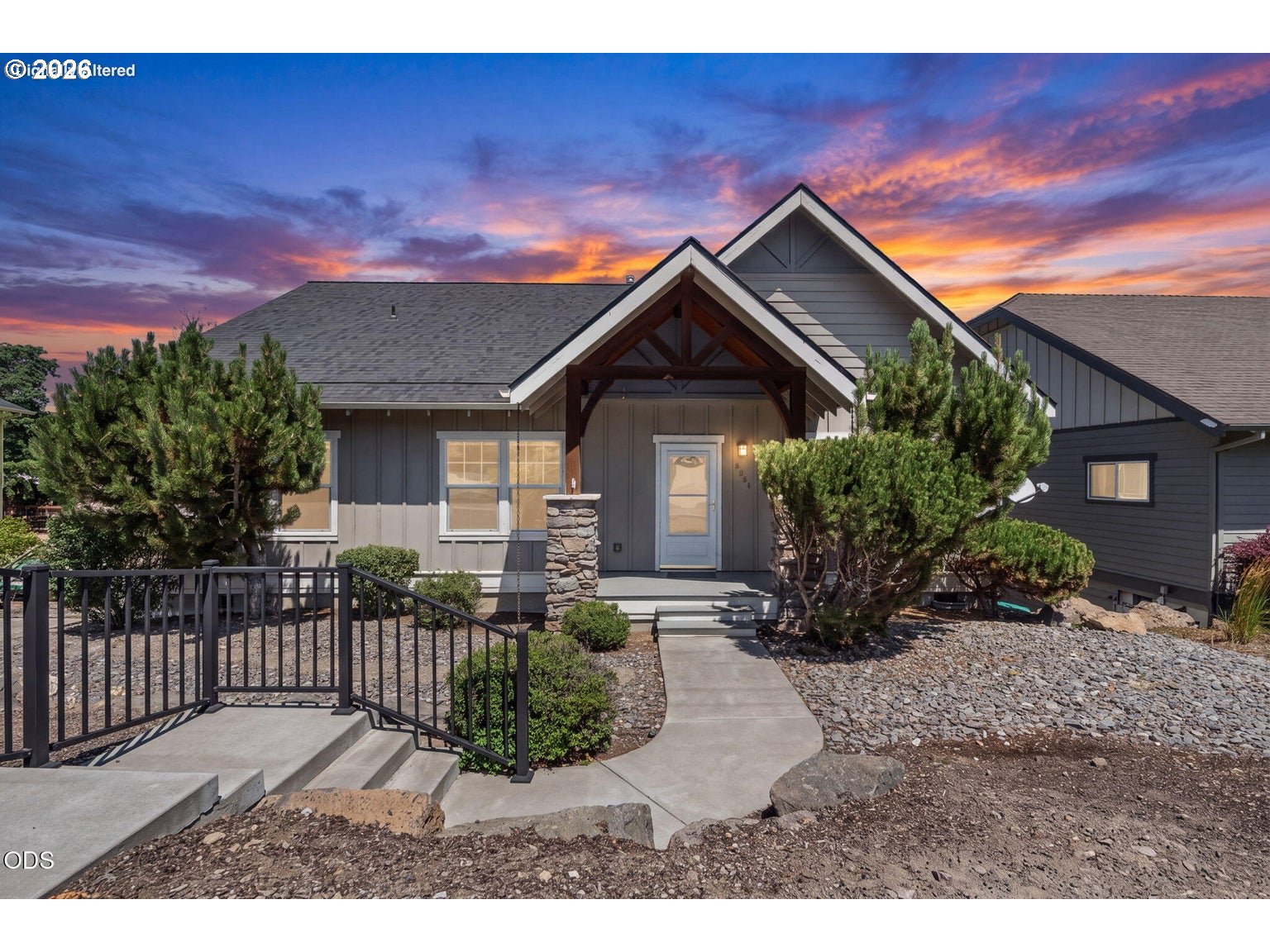 3551 SW Salmon Ct — photo