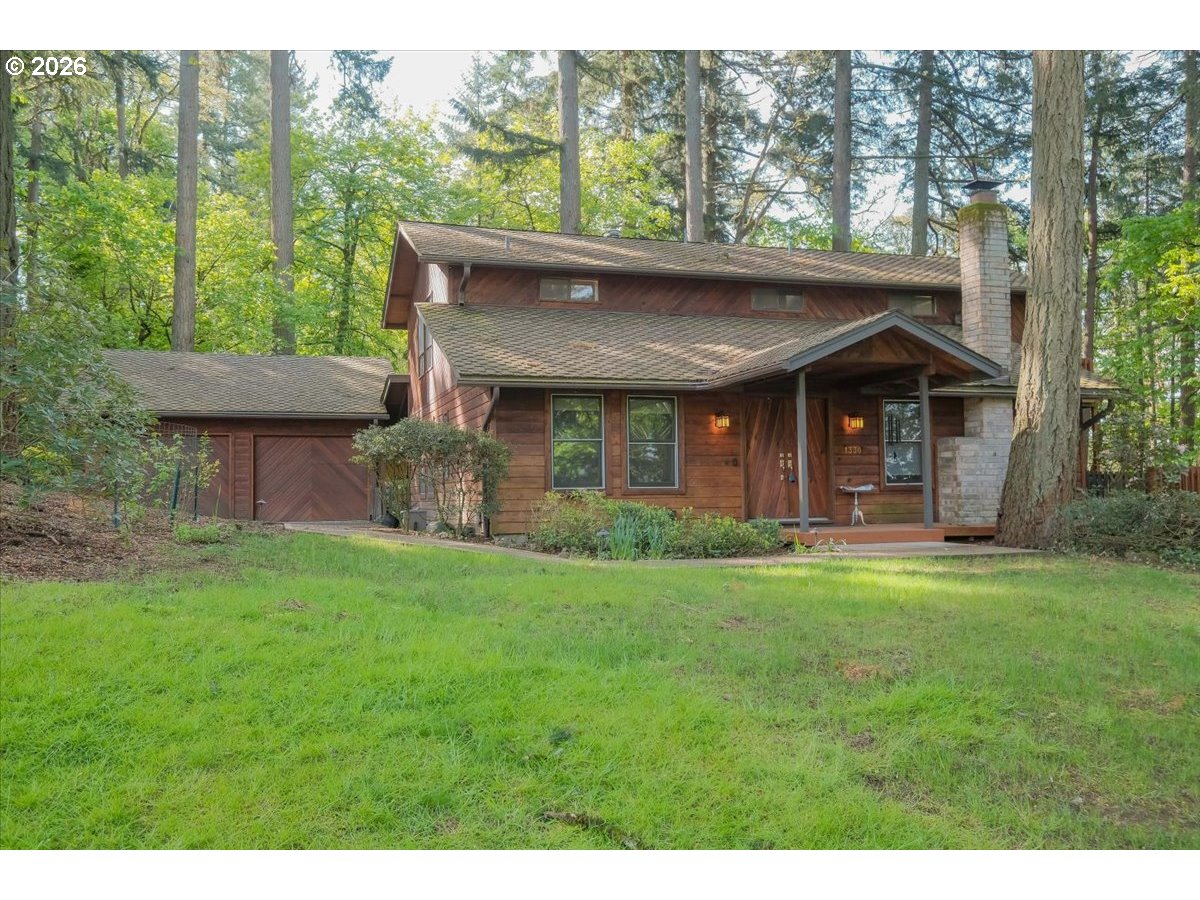 1330 NE Linnwood Dr — photo