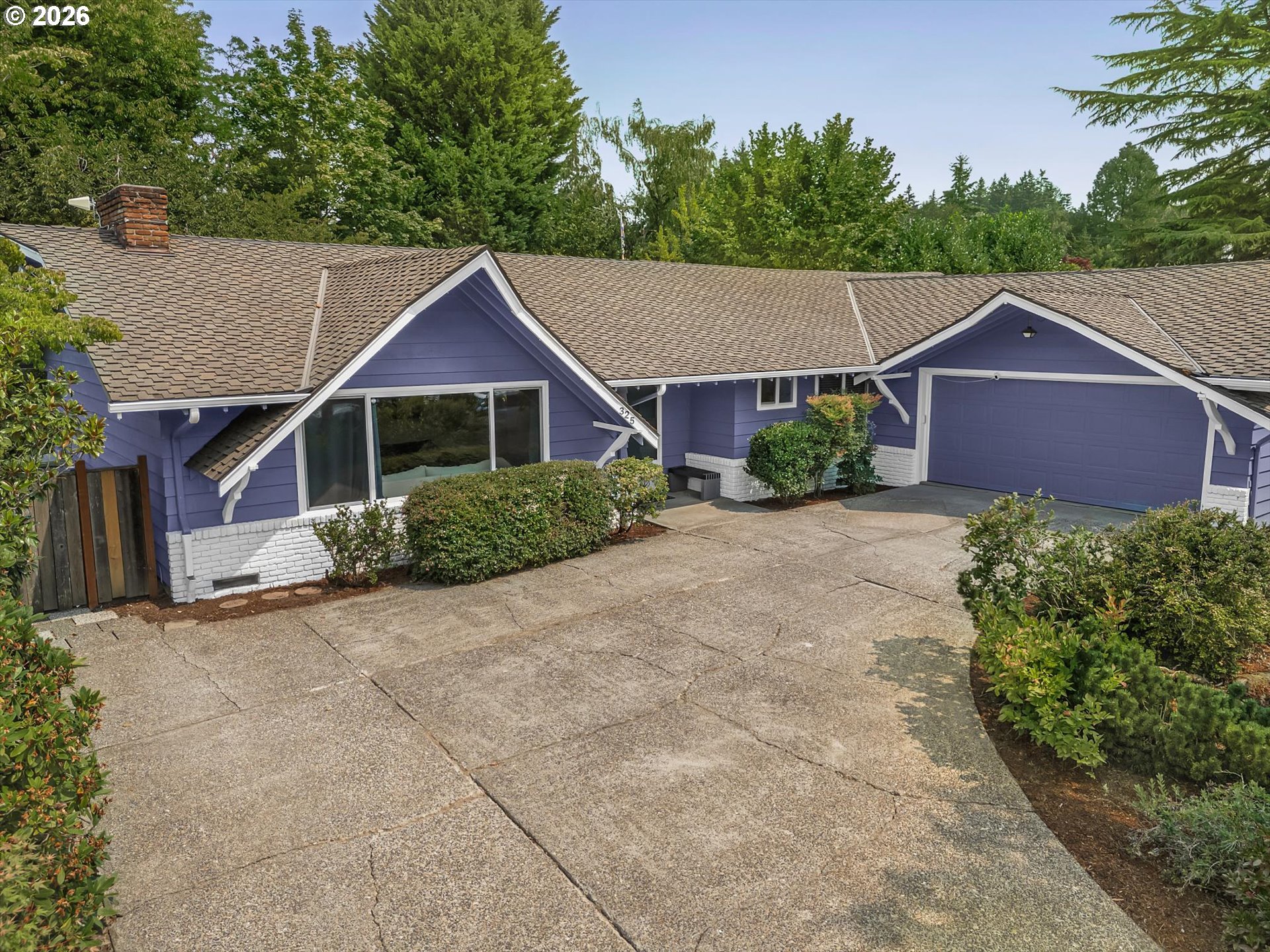 325 NW Orchard Dr — photo