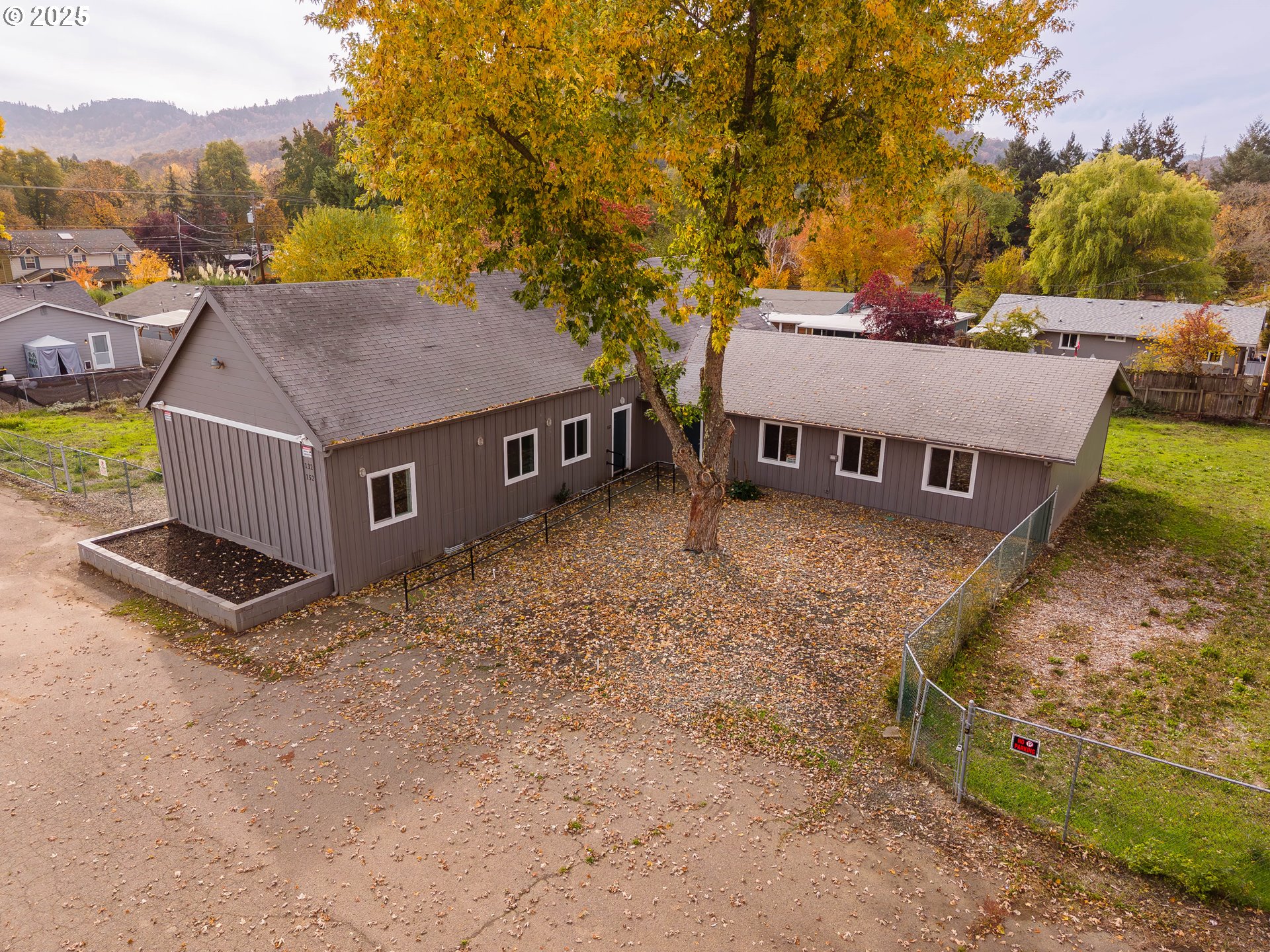 132 NE Rifle Range St — photo