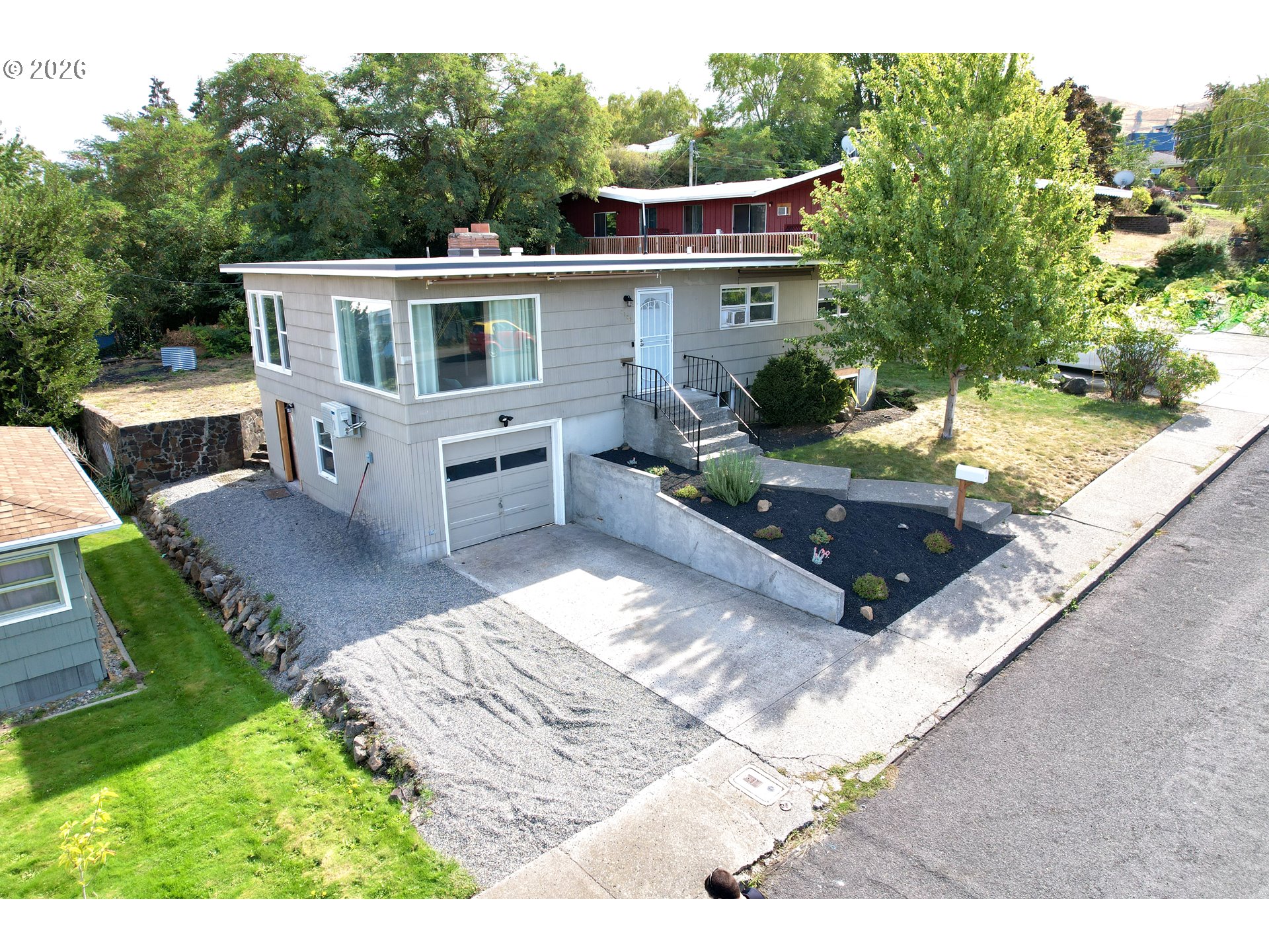 1106 Oregon St — photo