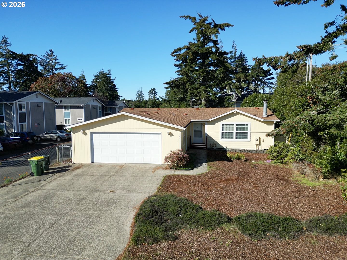855 Maple St, Florence, OR 97439 — photo 2