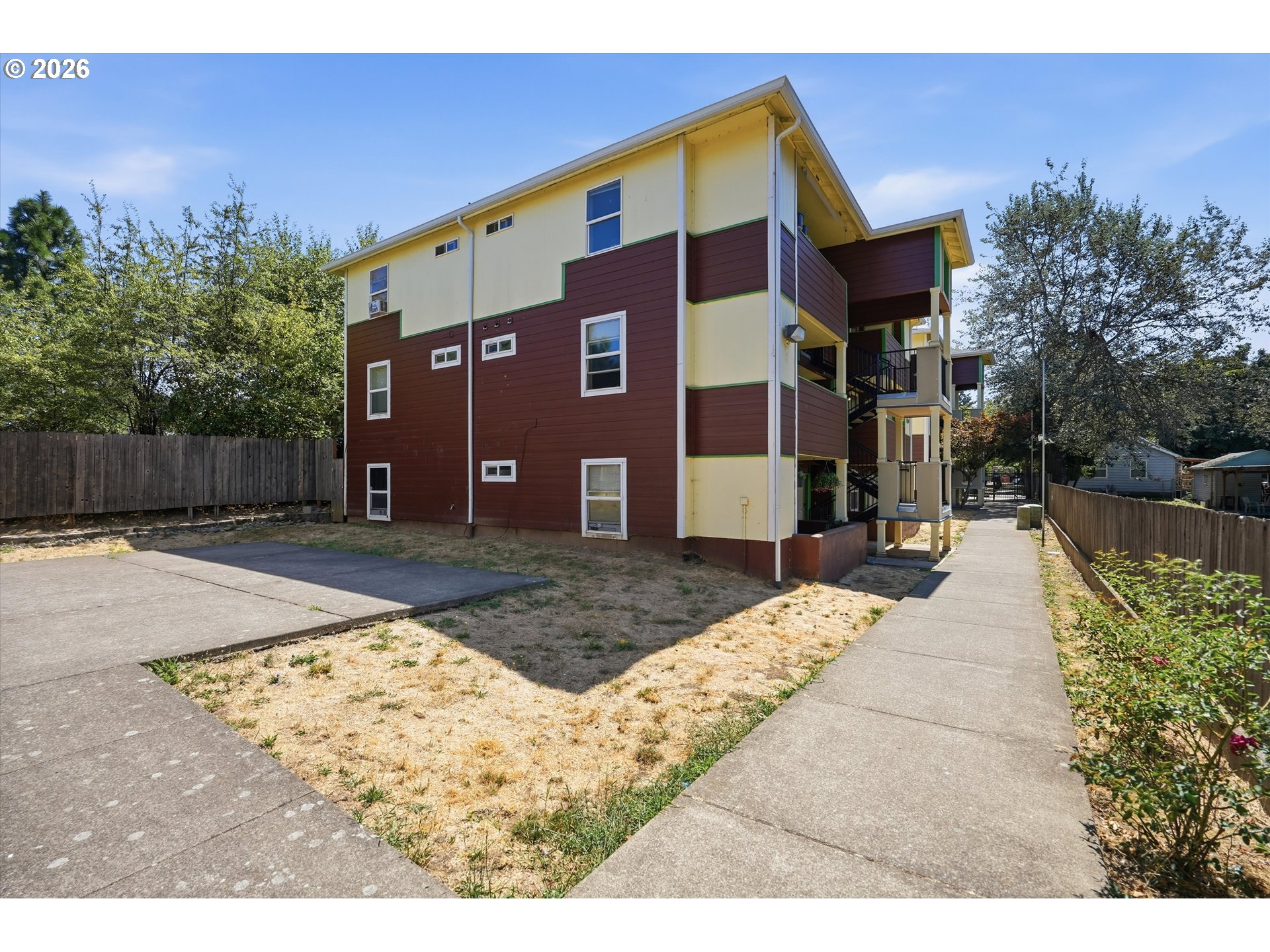 9251 SE Clinton 306 — photo