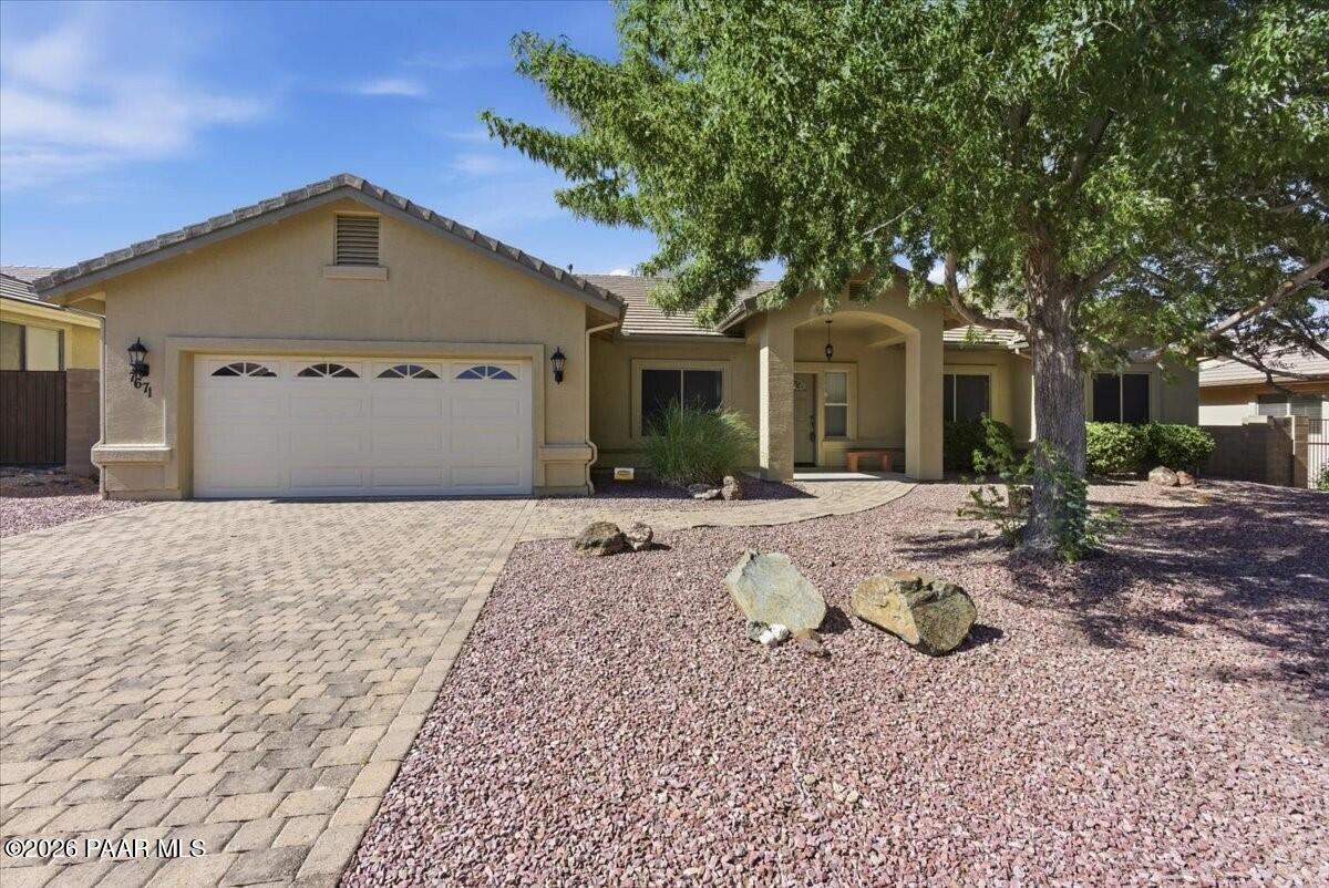 7671 N Outlook Lane — photo