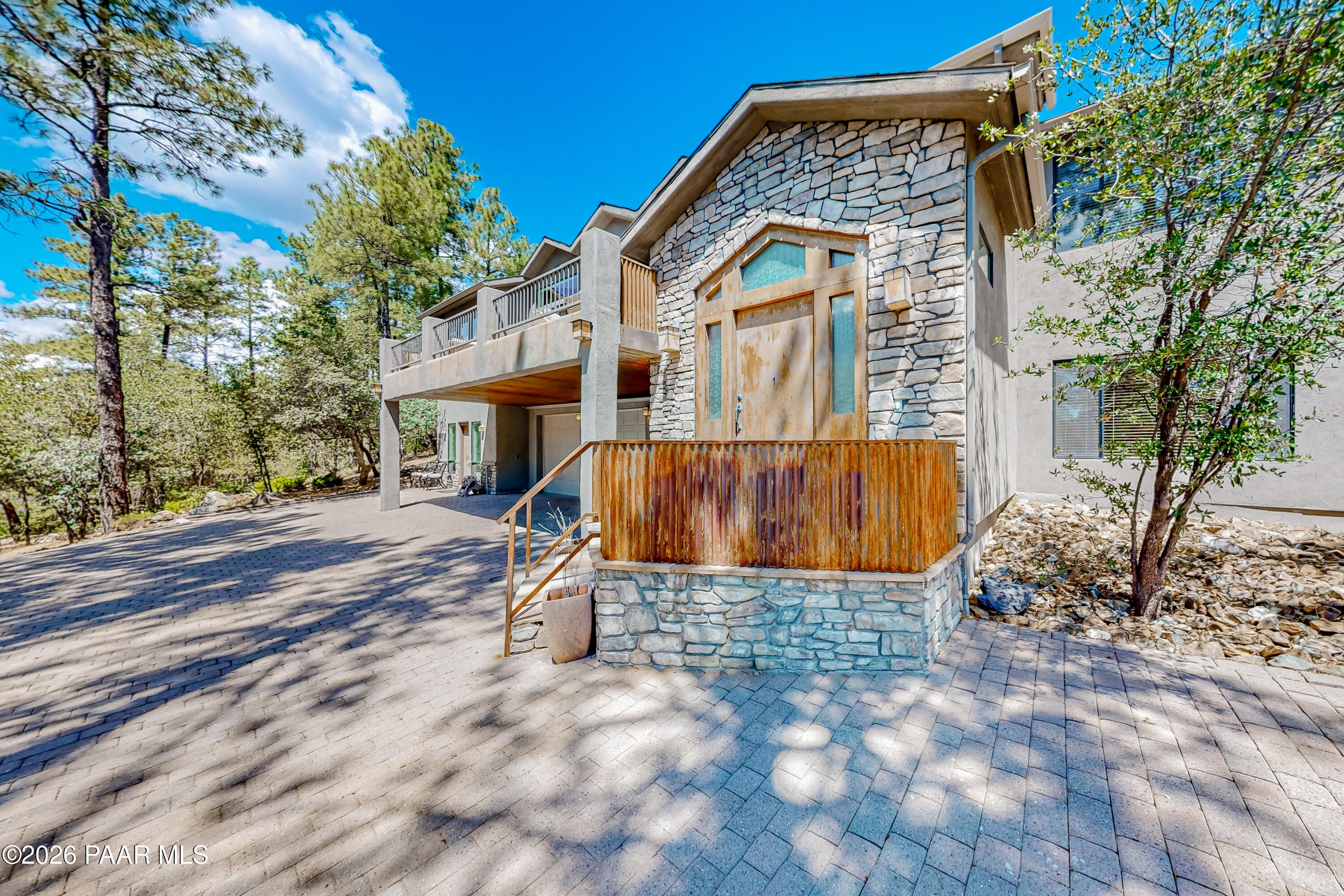 125 Laurel Court — photo