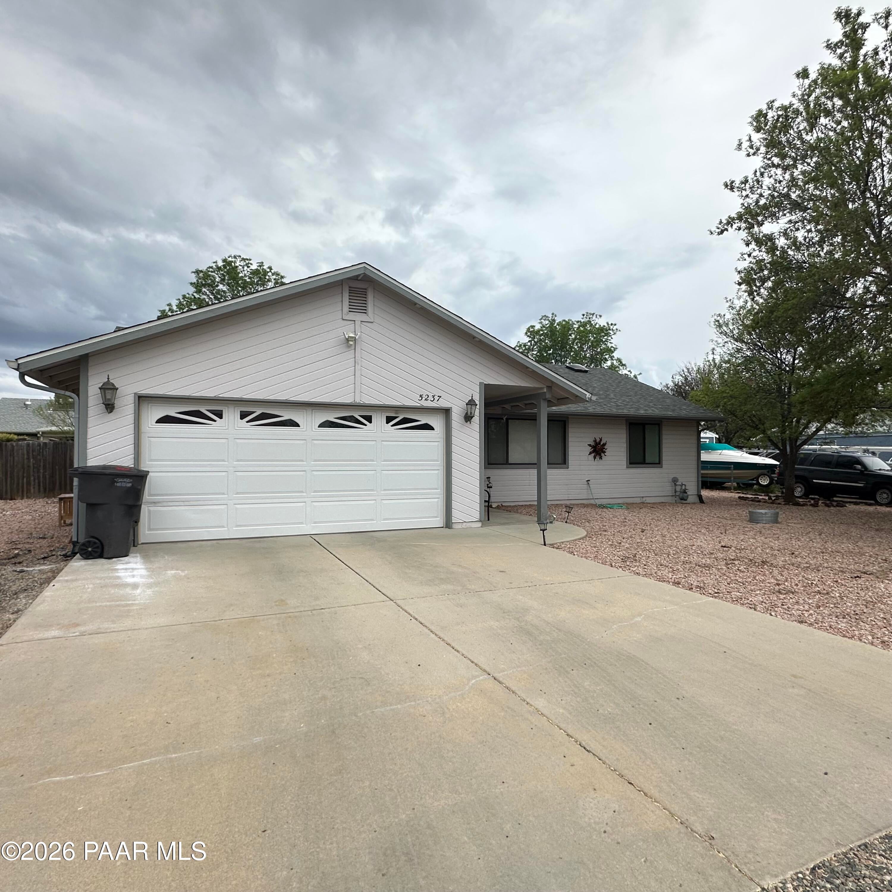5237 N Desert Lane — photo