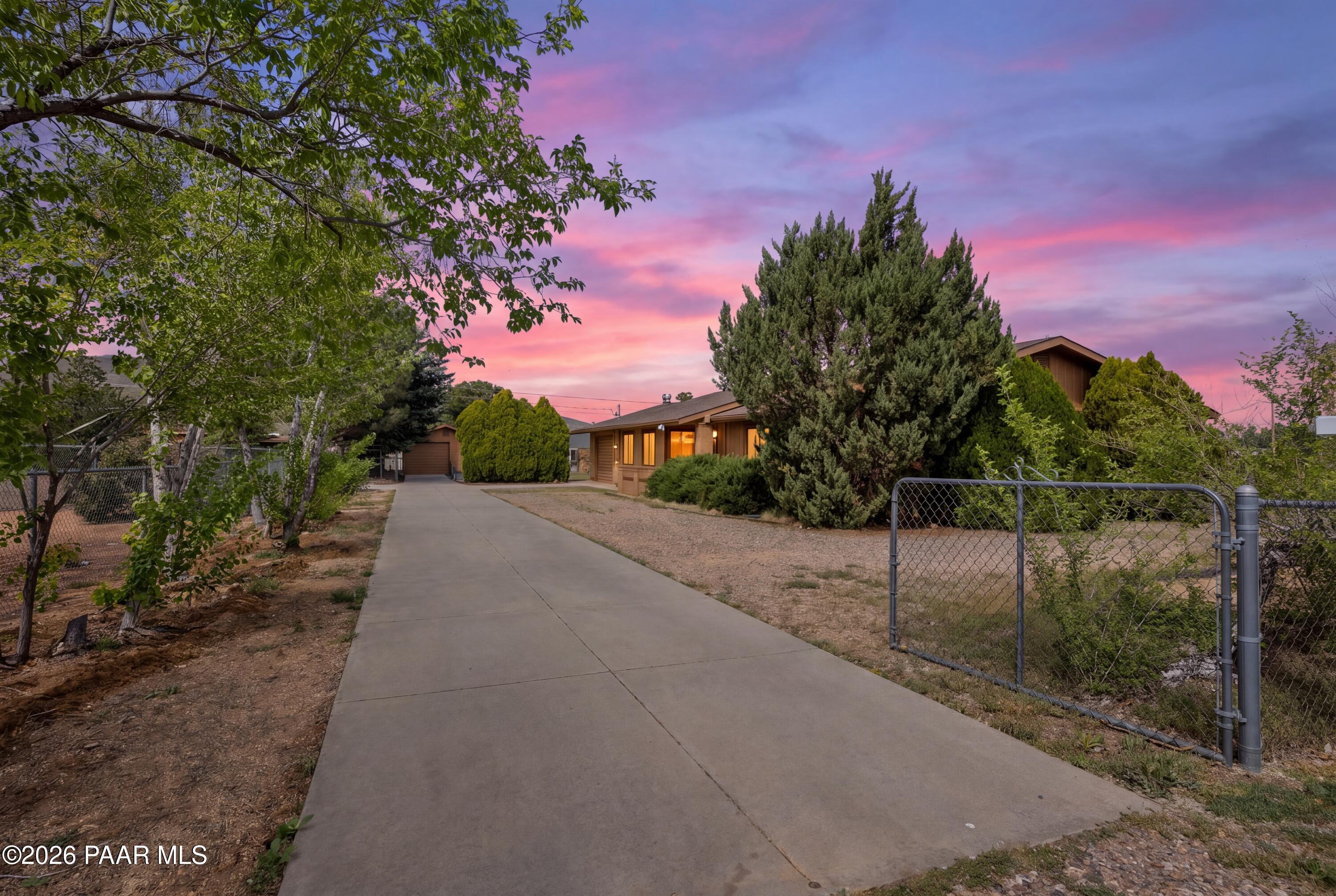 3600 N Mountain View Drive — photo