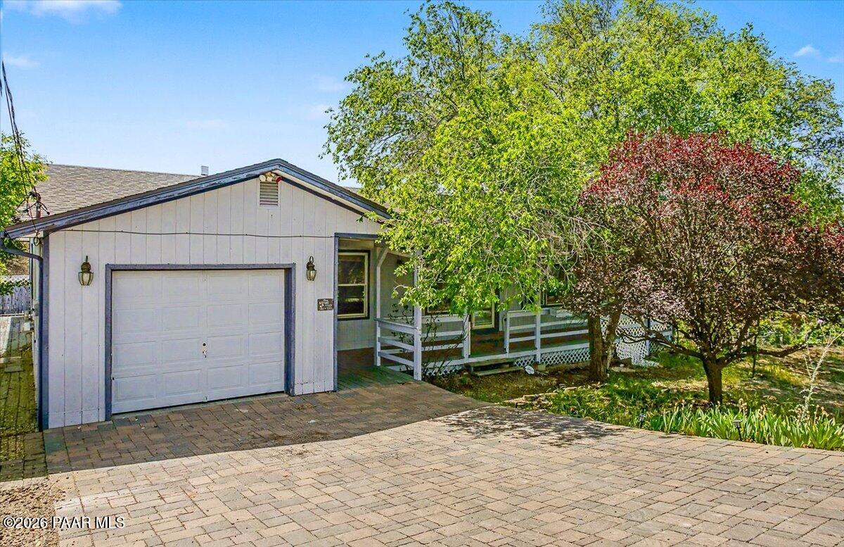 1211 N Susan Drive — photo