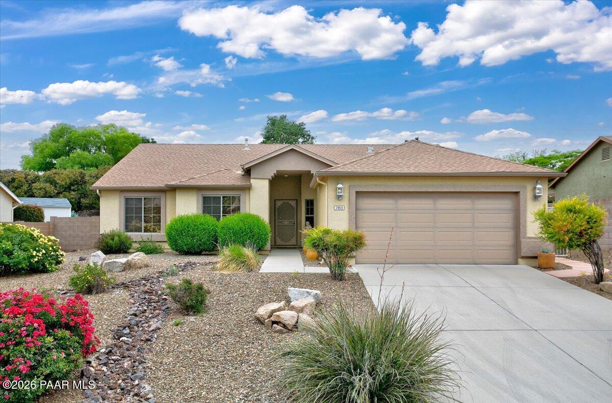 7915 N Sunset Ridge — photo