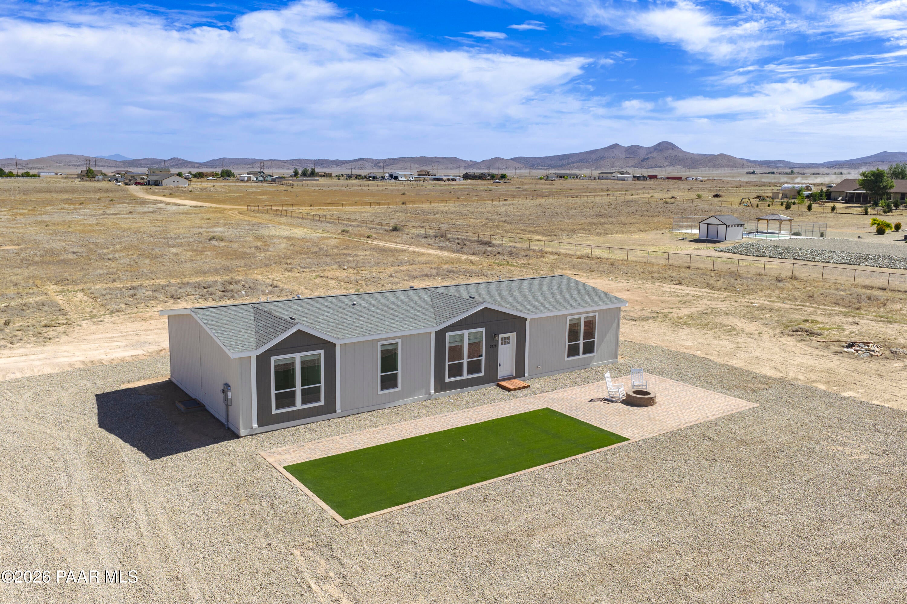 7618 E Dog Ranch Road — photo
