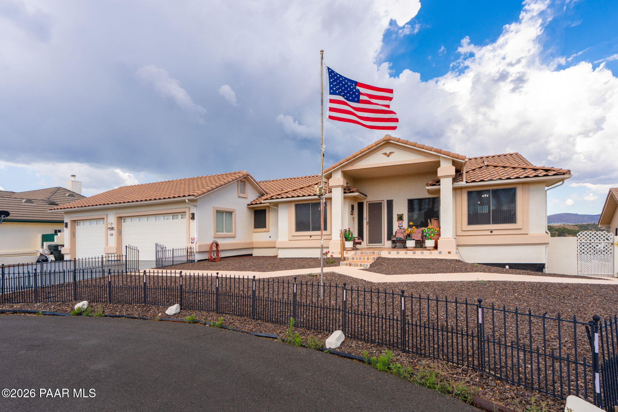 1550 N Overlook Drive — photo
