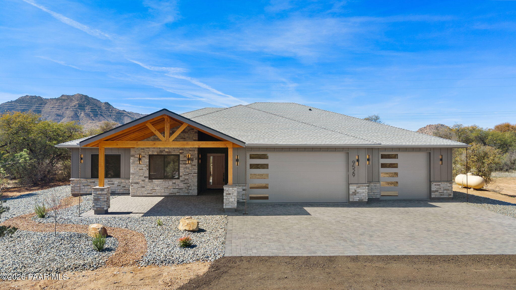 9529 N Bridle Ridge Road — photo