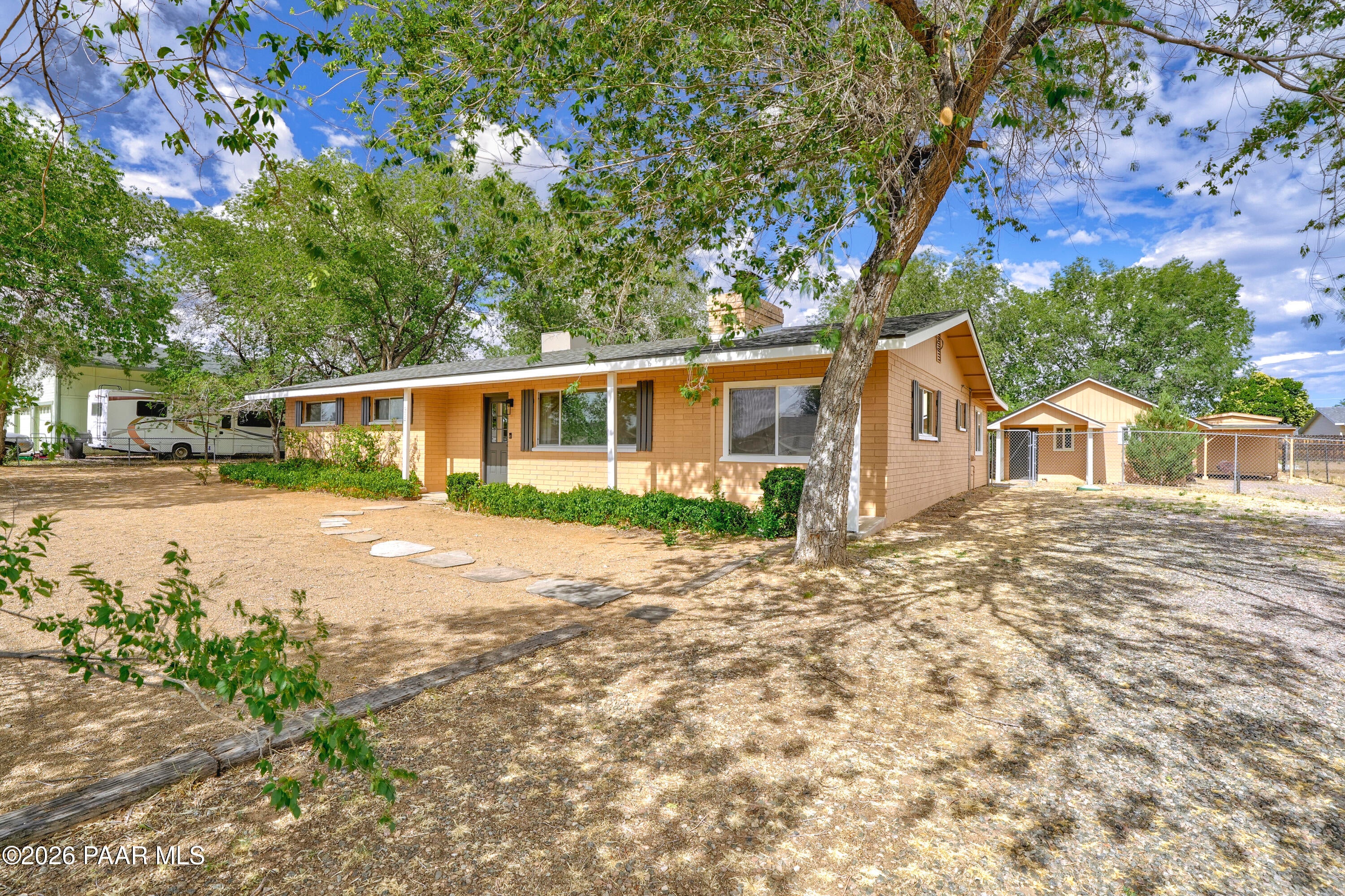 934 E Damion Loop — photo