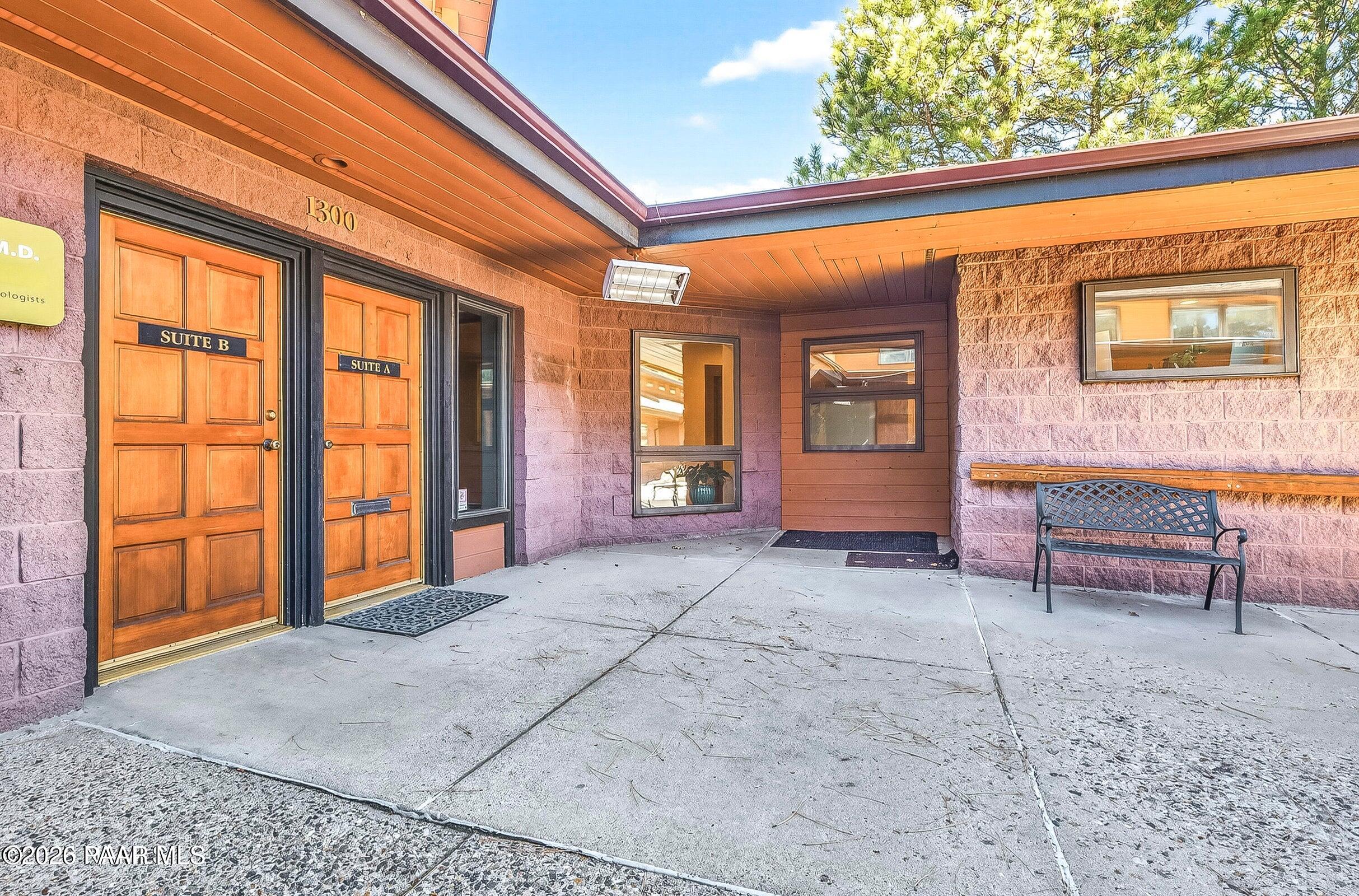 1300 N Rim Drive — photo