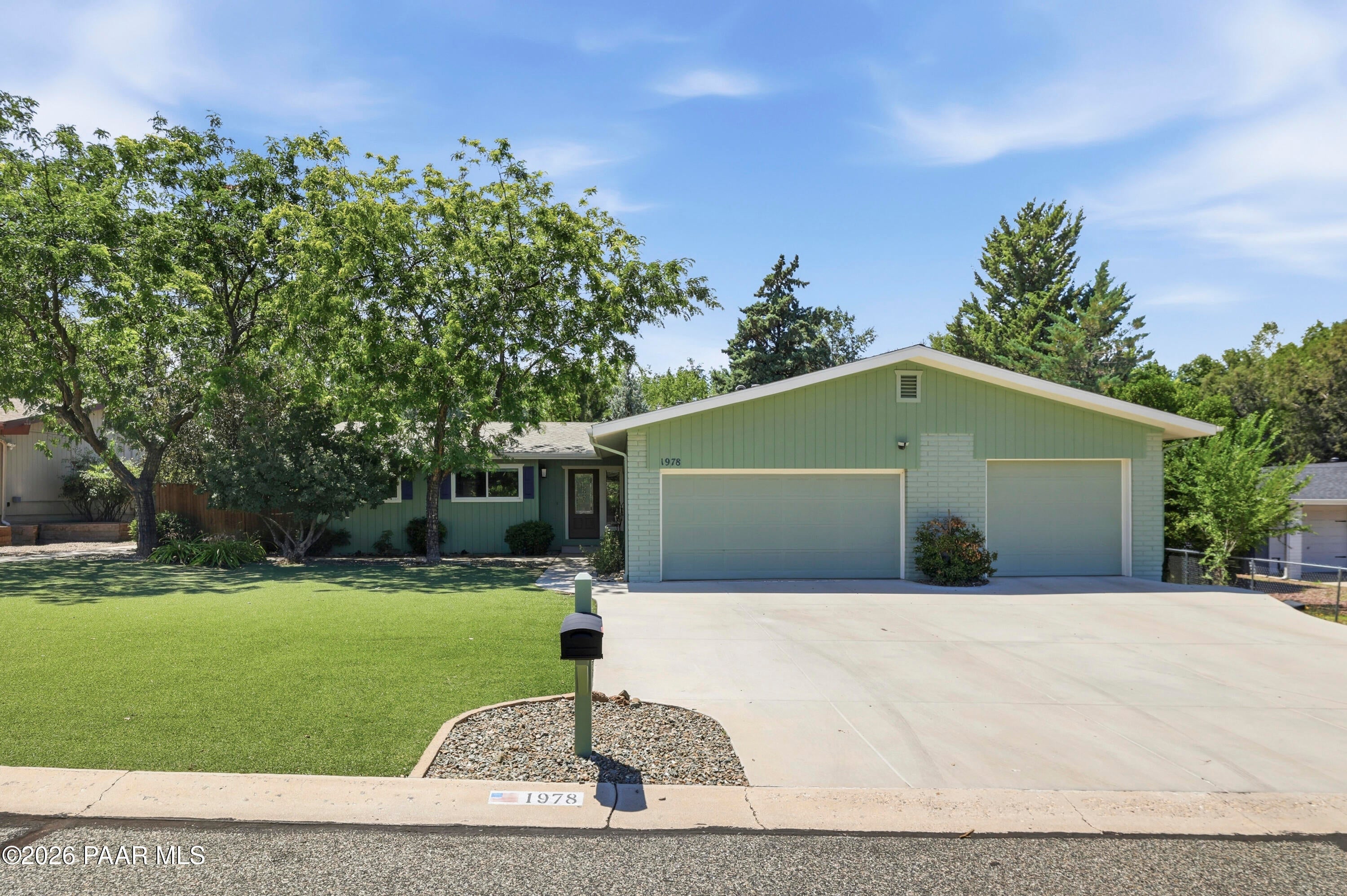 1978 Catalpa Circle — photo