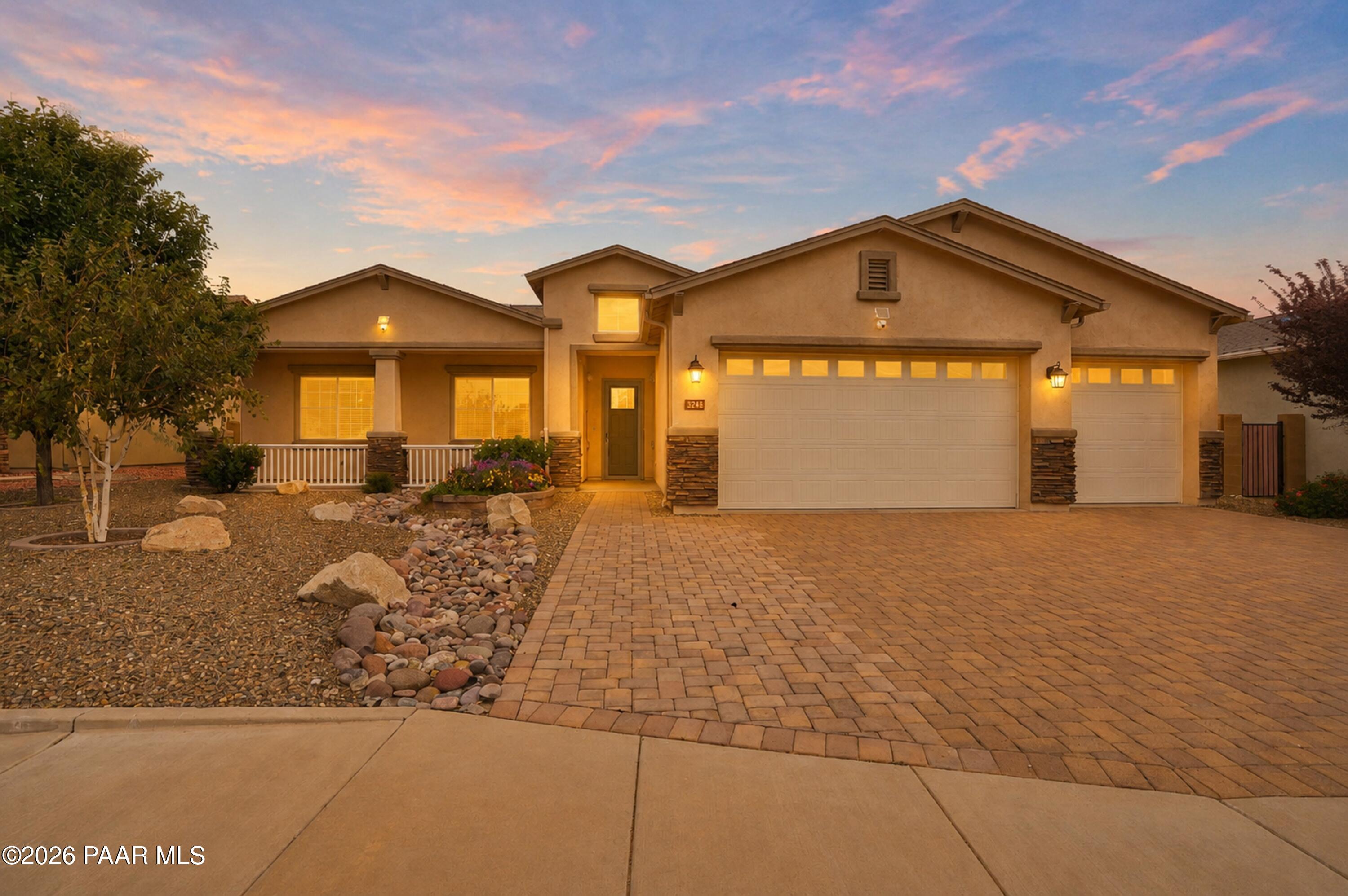 8248 N Sunset Ridge — photo