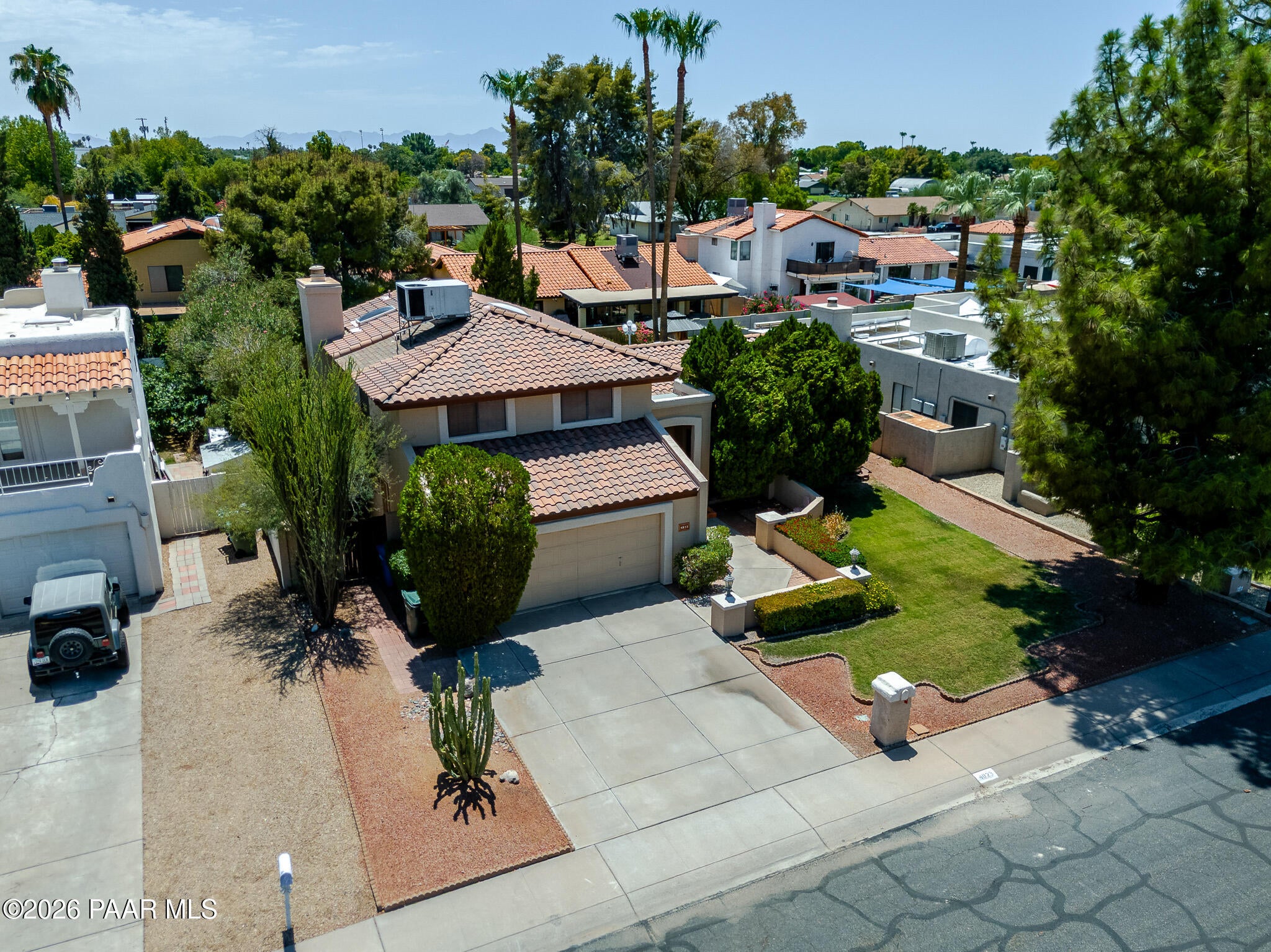 4023 W Beverly Lane — photo
