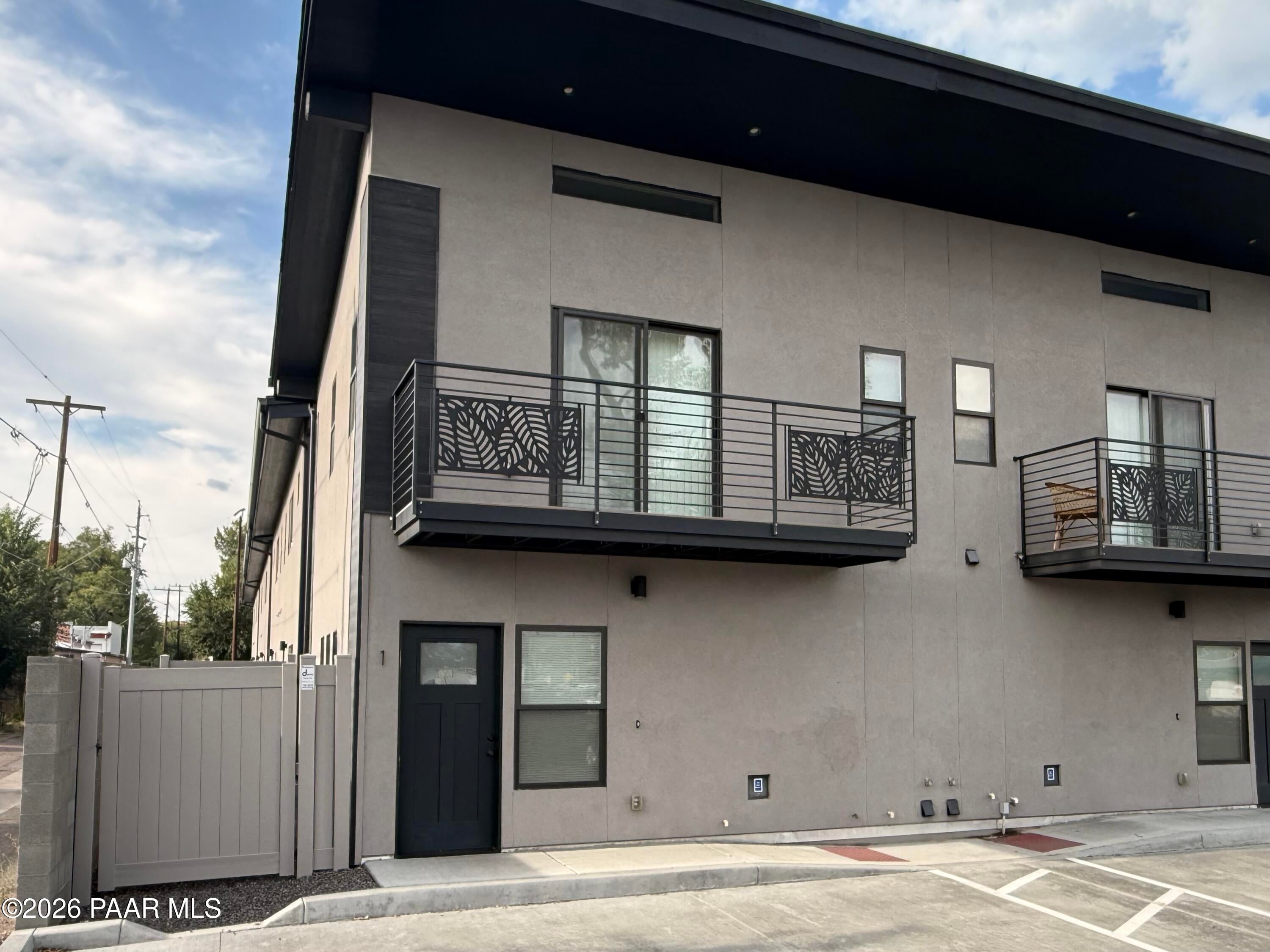 720 N Walnut Street 01 — photo