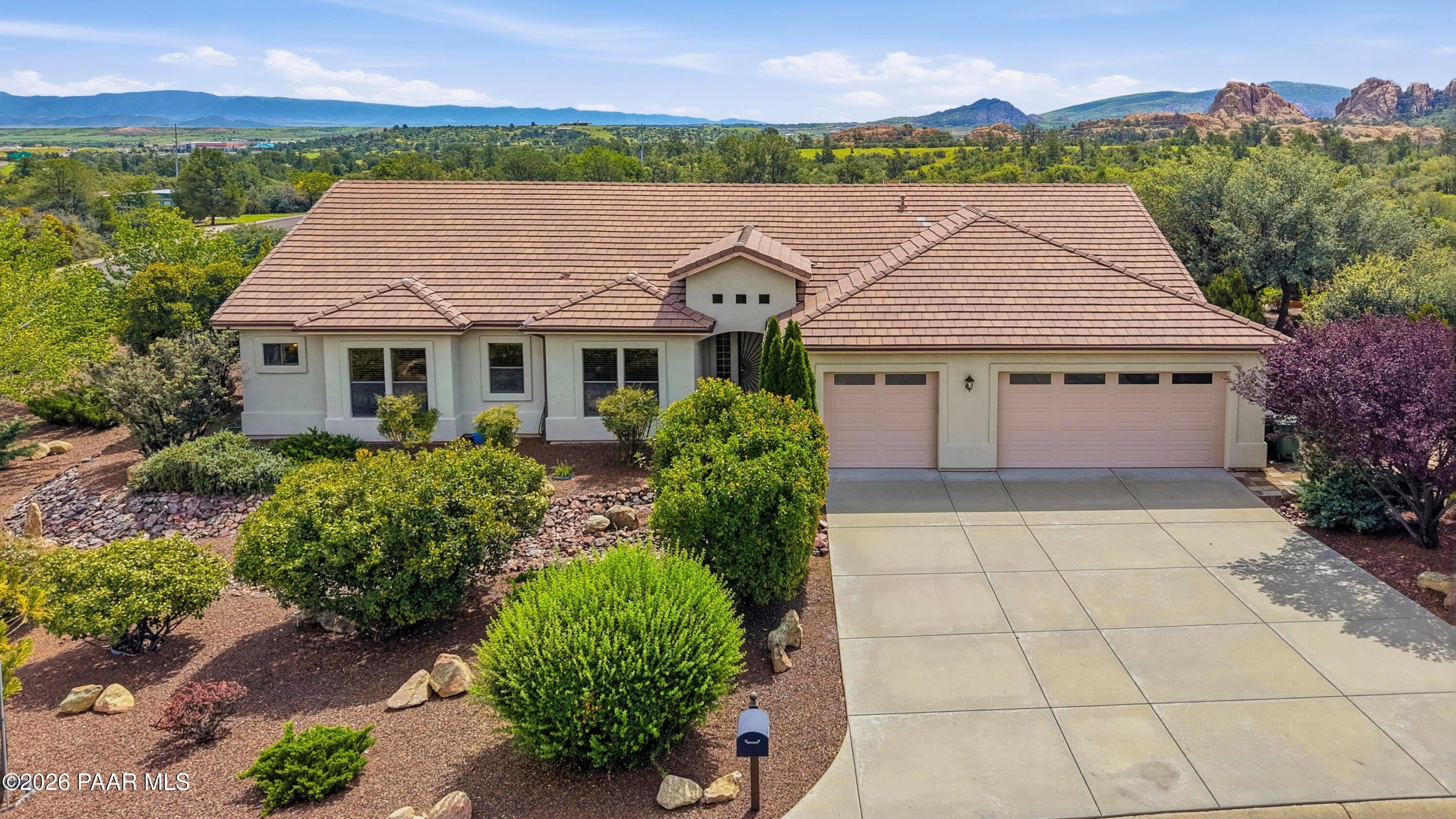 5871 N Honeysuckle Road — photo