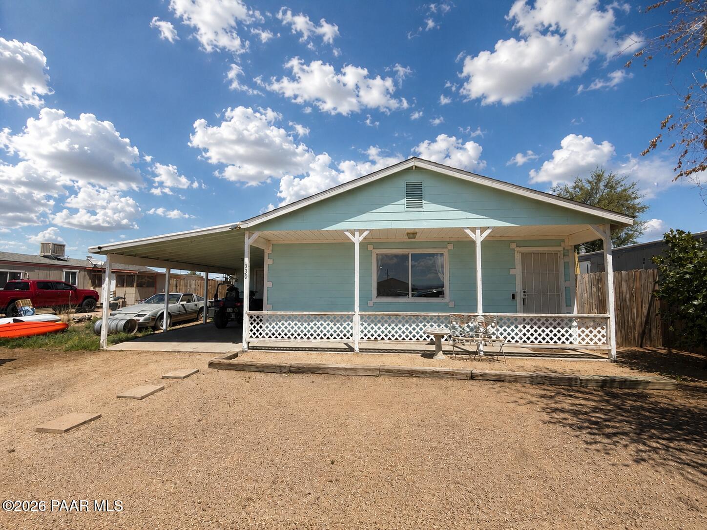 330 W Arrowhead Drive — photo
