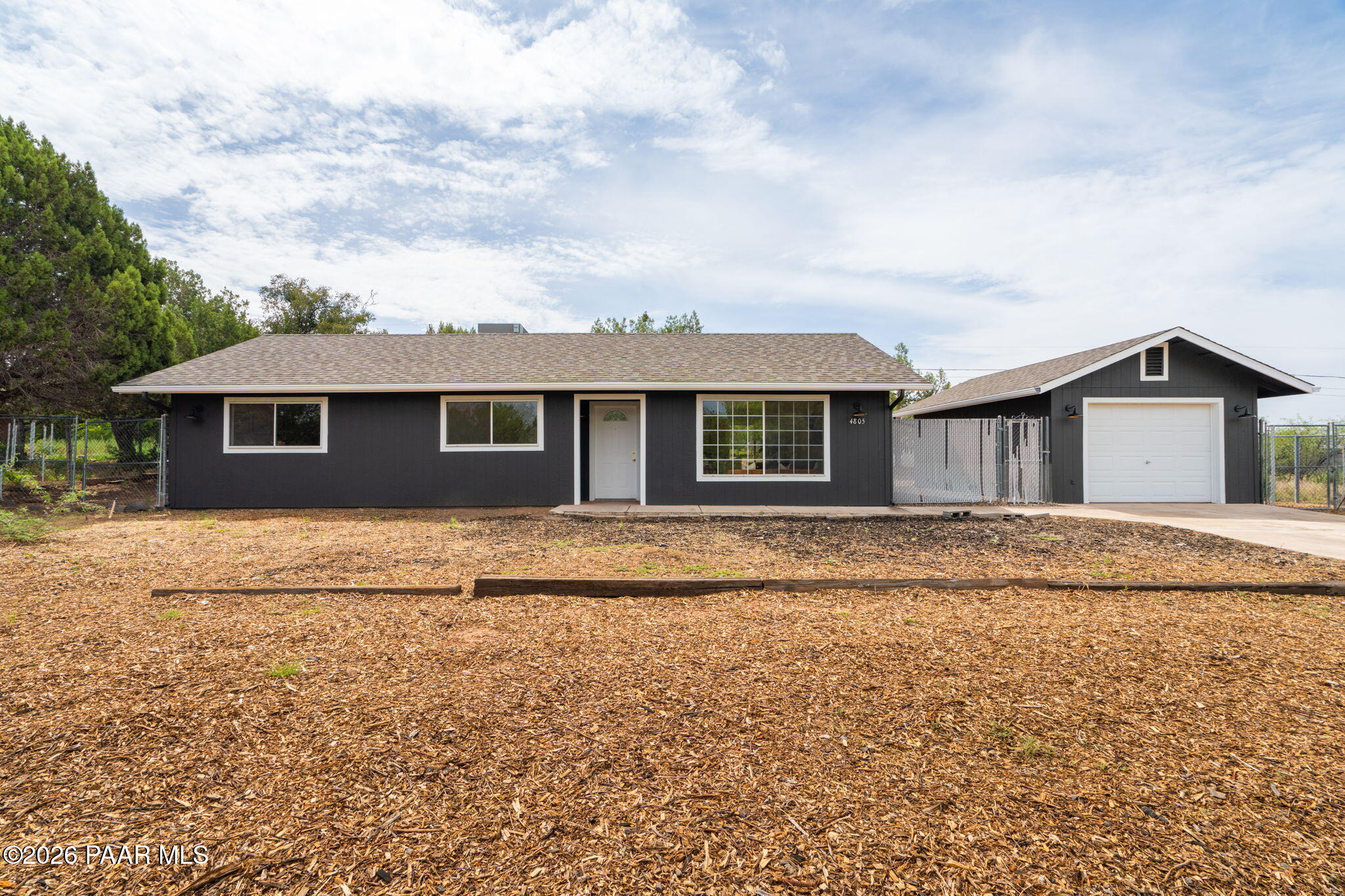 4805 E Cochise Drive — photo