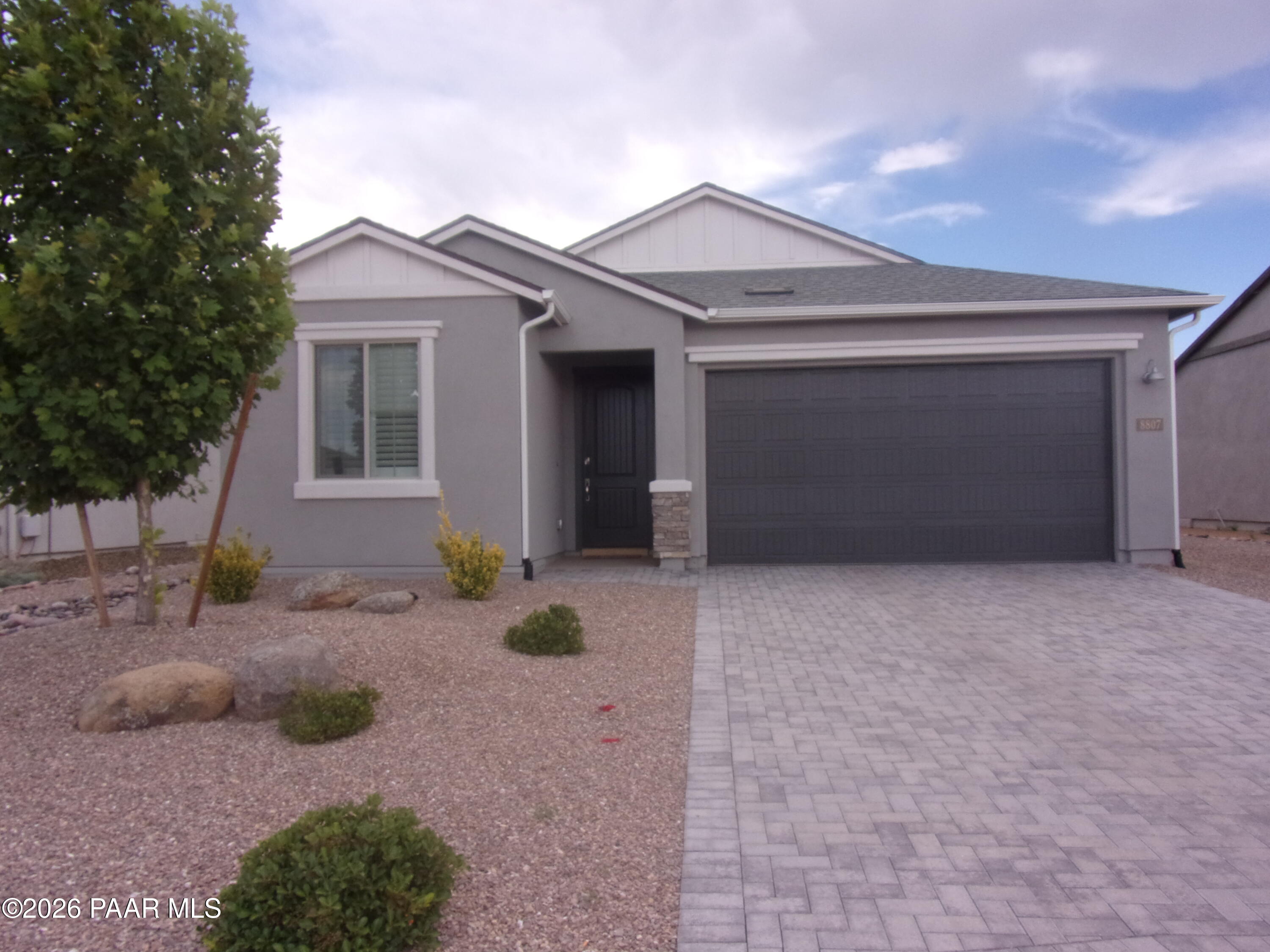 8807 N Rolling Hills Drive — photo