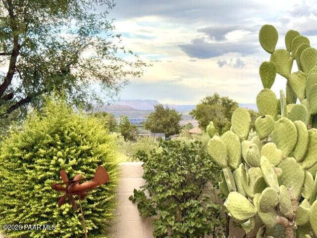 135 S Sagebrush Way — photo