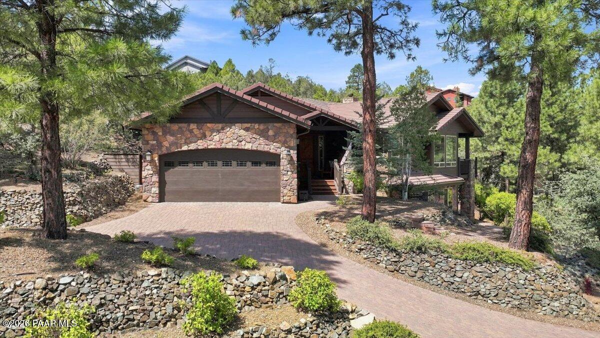 2140 Lone Oak Way — photo