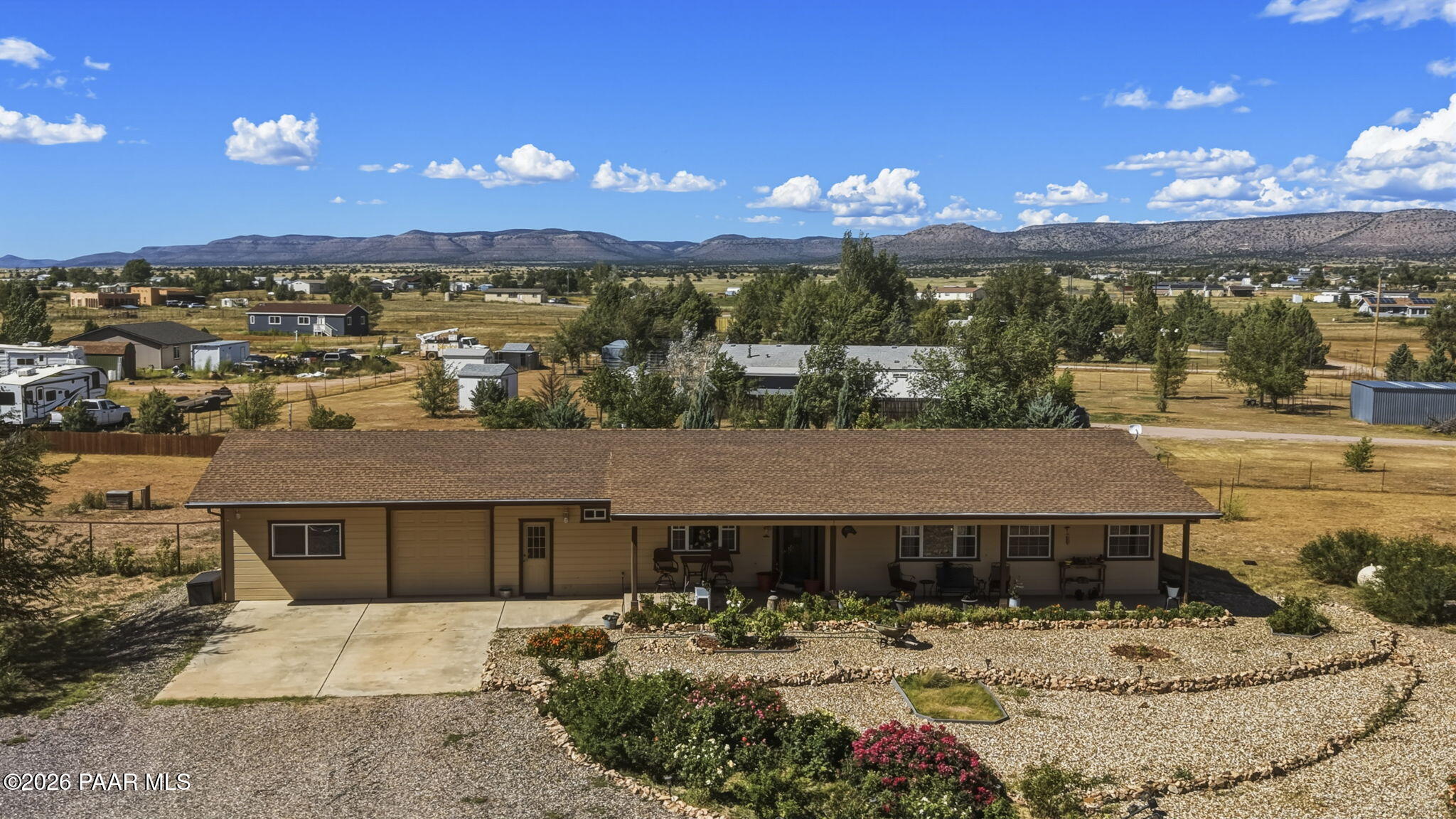 1050 W Ranch House Road — photo