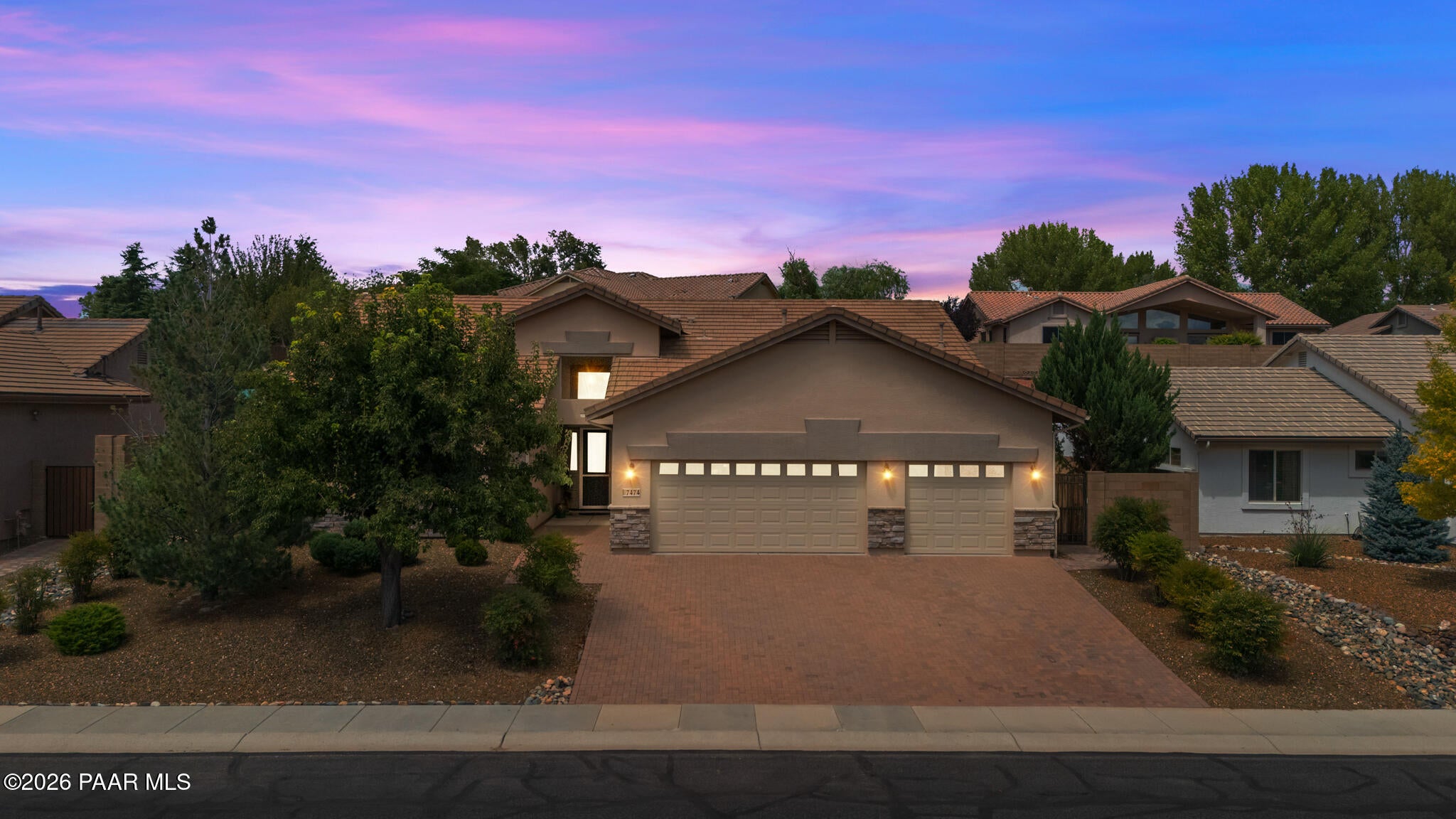 7474 N Outlook Lane — photo