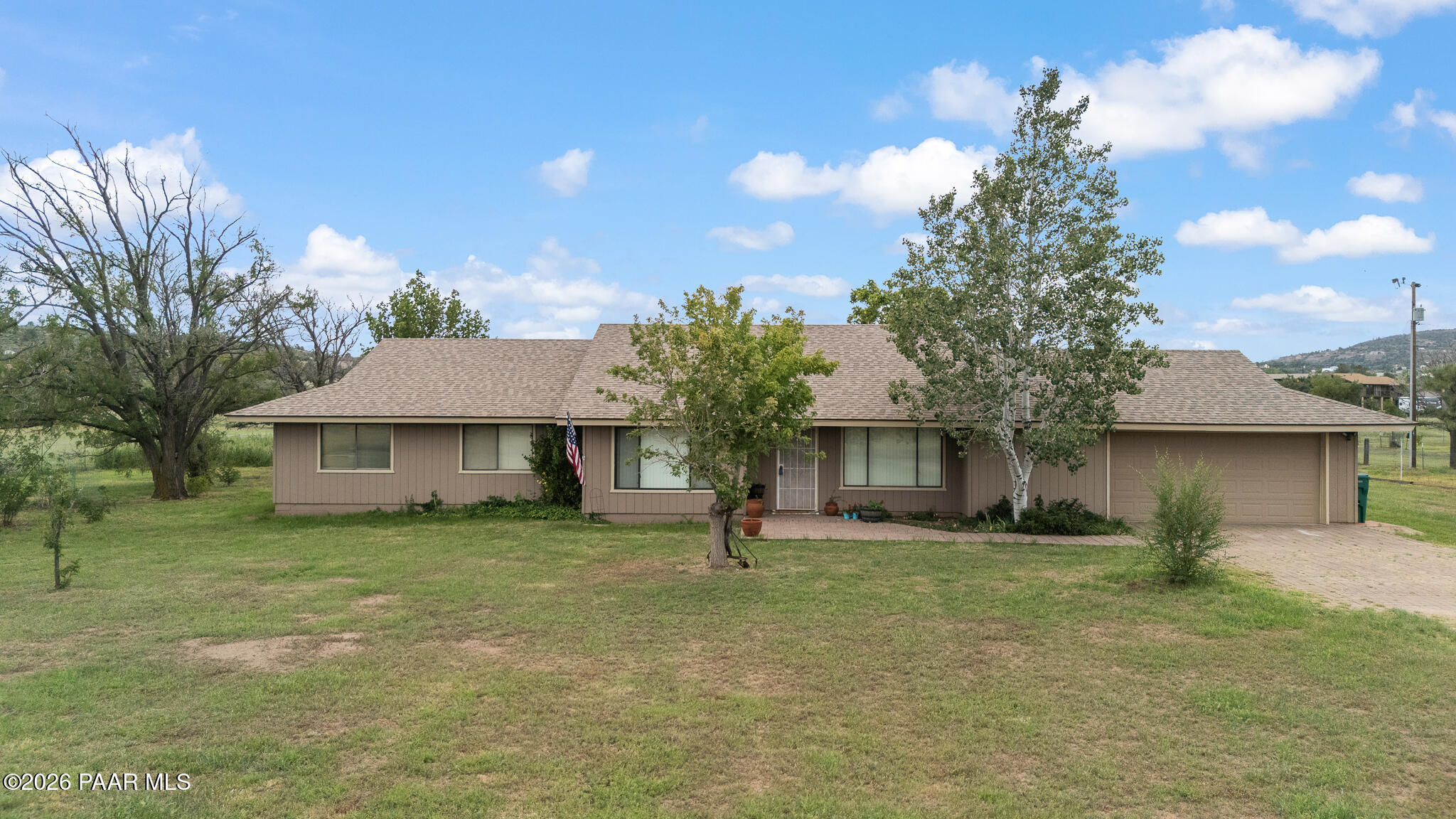 1237 W Kelly Drive — photo