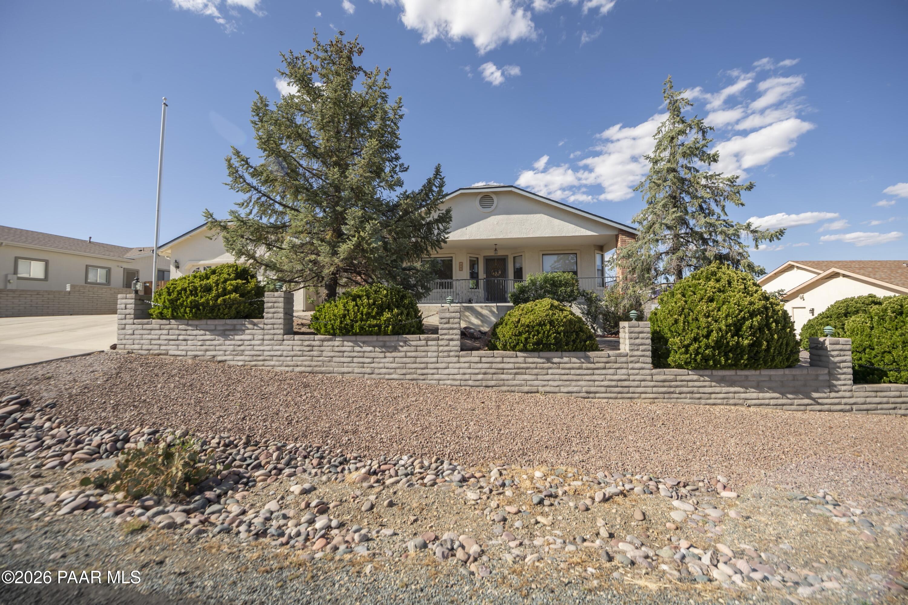 4212 N Cypress Circle — photo