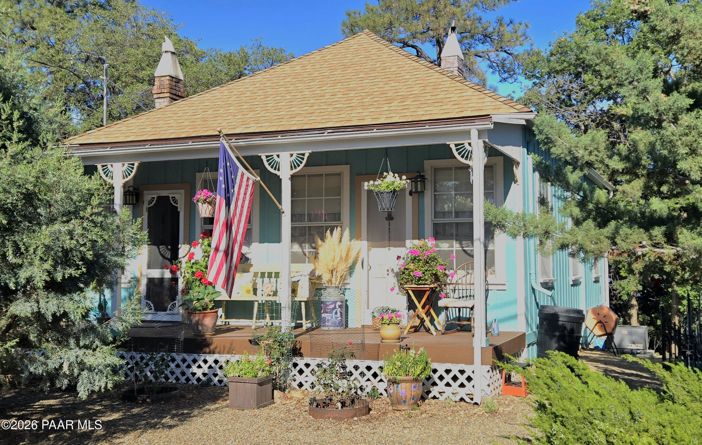 1066 N Skyline Drive — photo