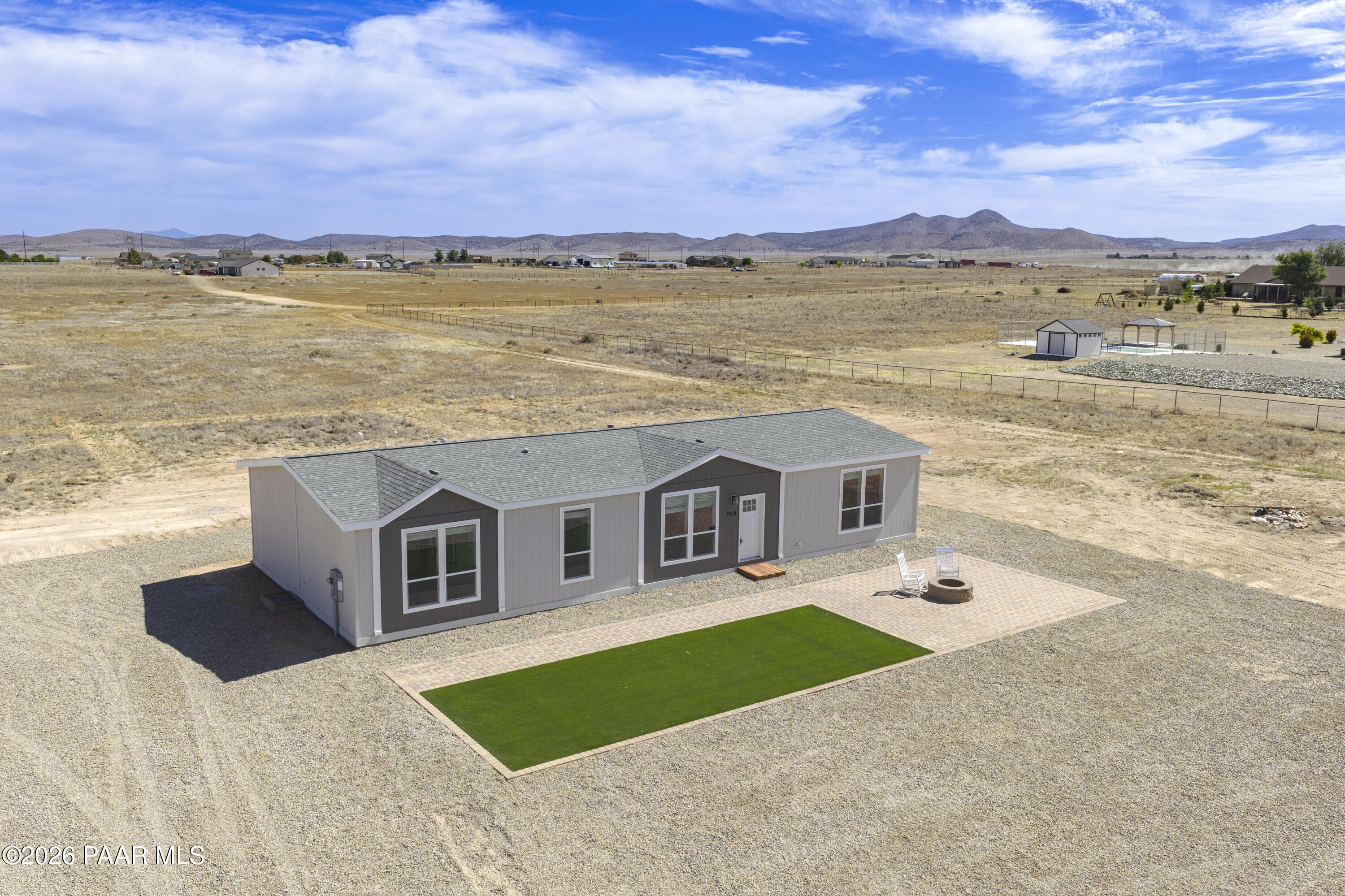 7618 E Dog Ranch Road — photo