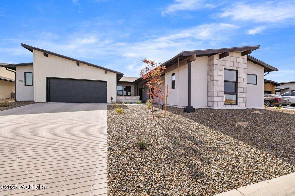 5433 E Edgar Way — photo