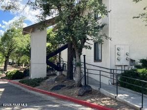 333 W Aubrey Street a2 — photo