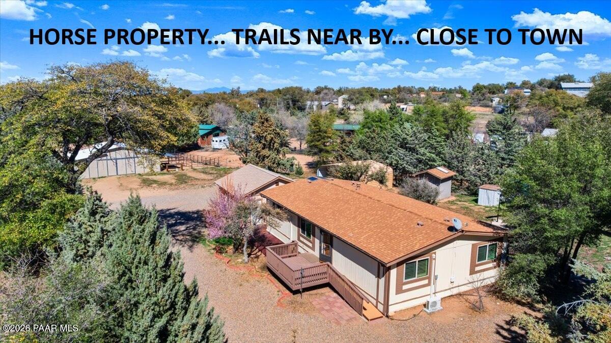 6911 N Lariat Lane — photo