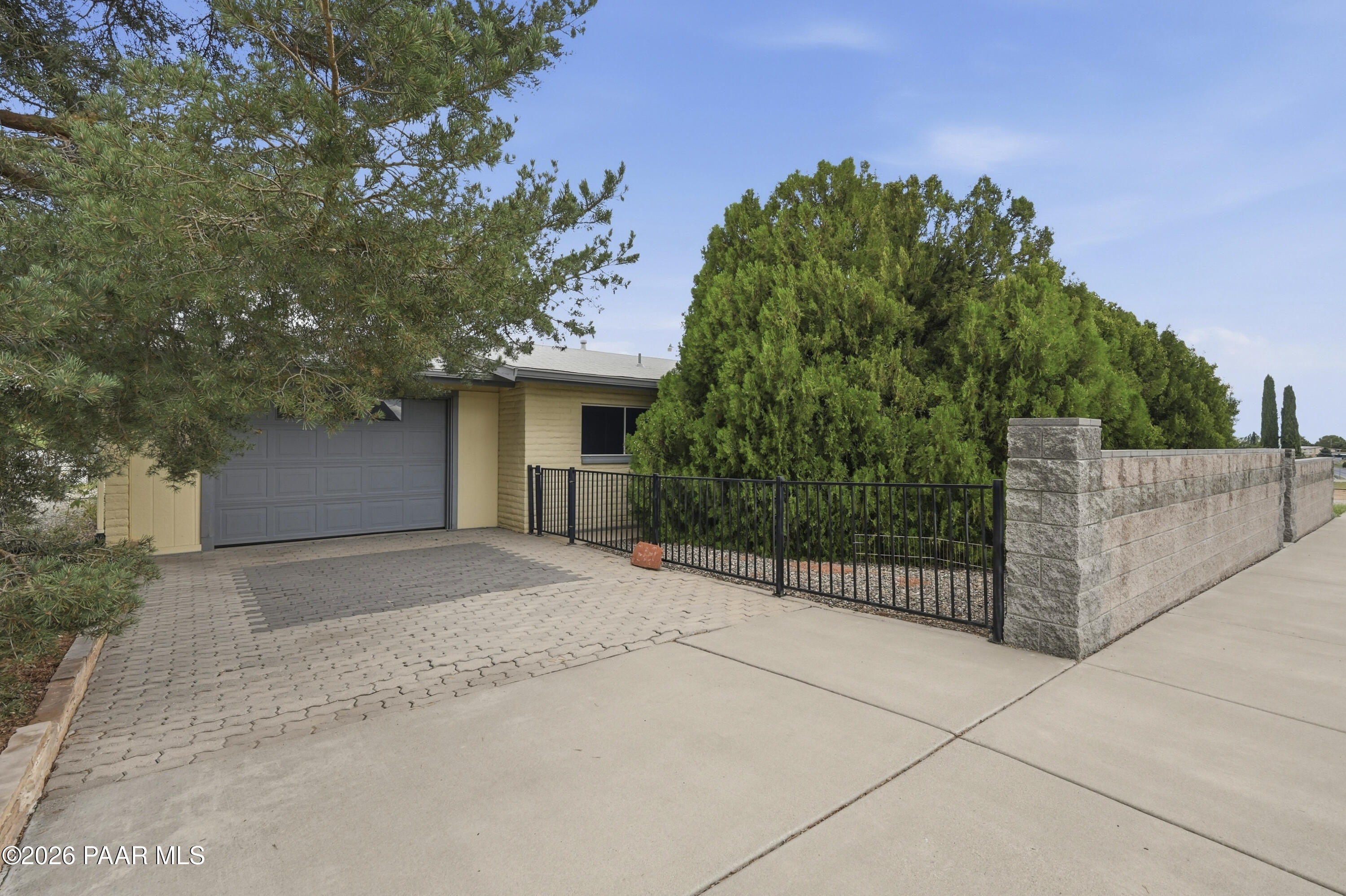 4014 N Navajo Drive — photo