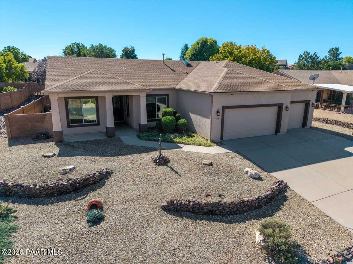 7419 N Summit View Drive — photo