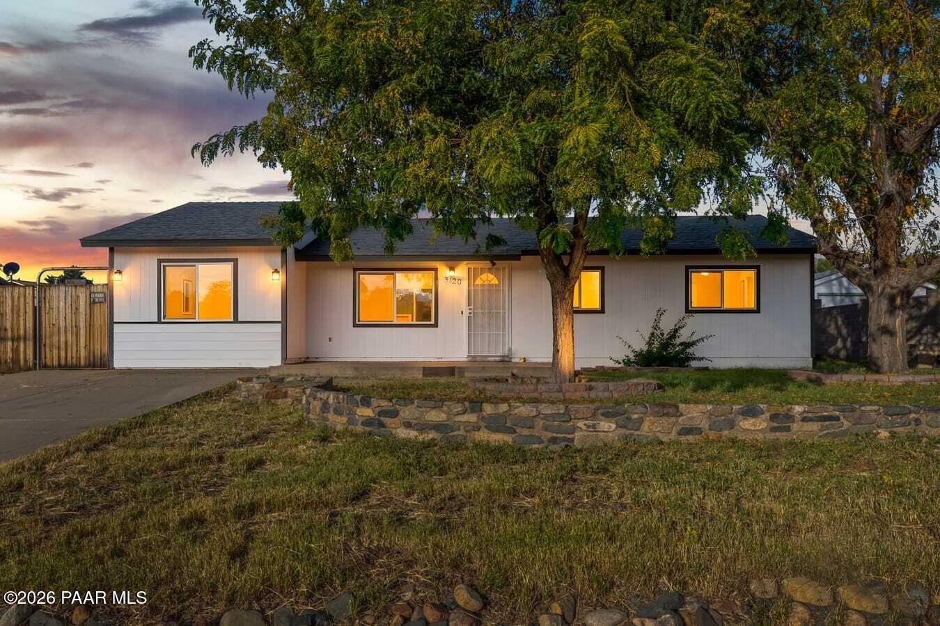 3120 E Princess Lane — photo