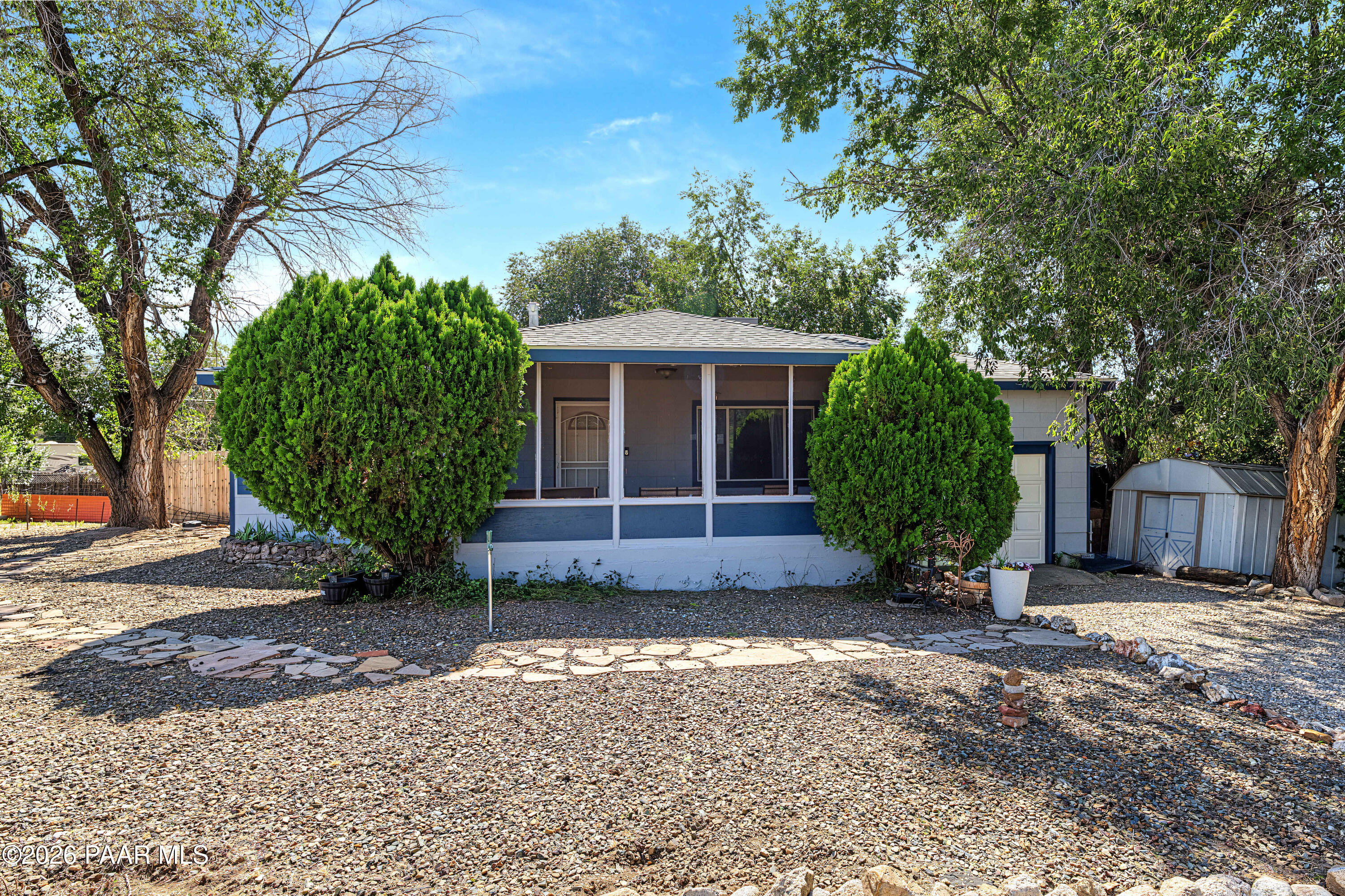 2141 E Lillian Lane — photo