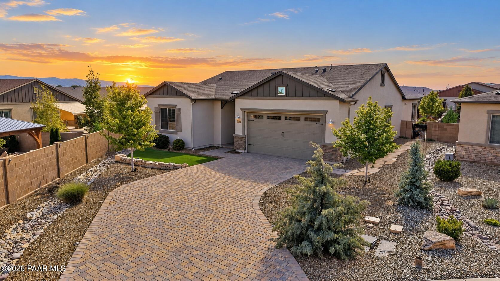 8767 N Peaceful Valley Way — photo