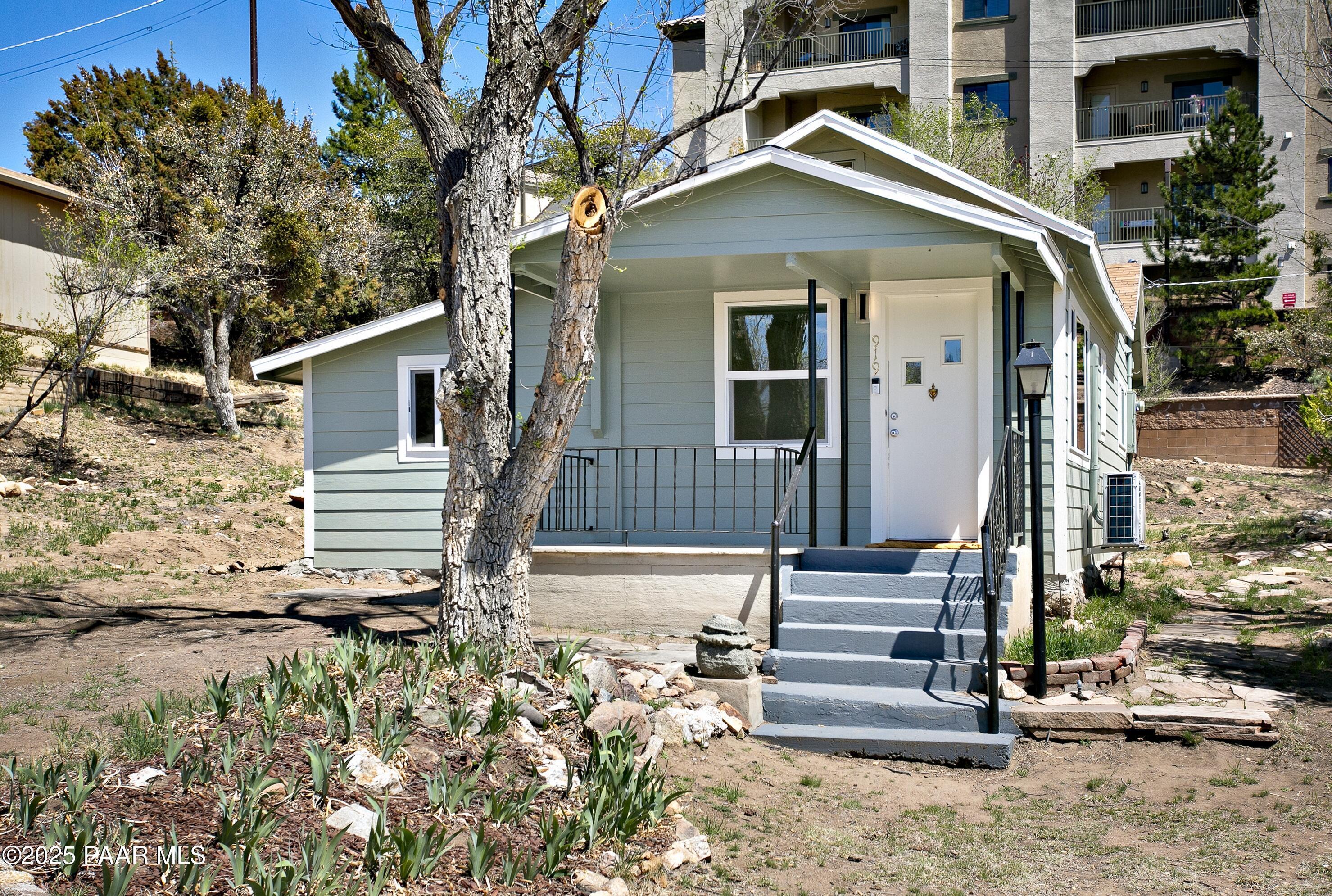 919 Prosser Lane — photo