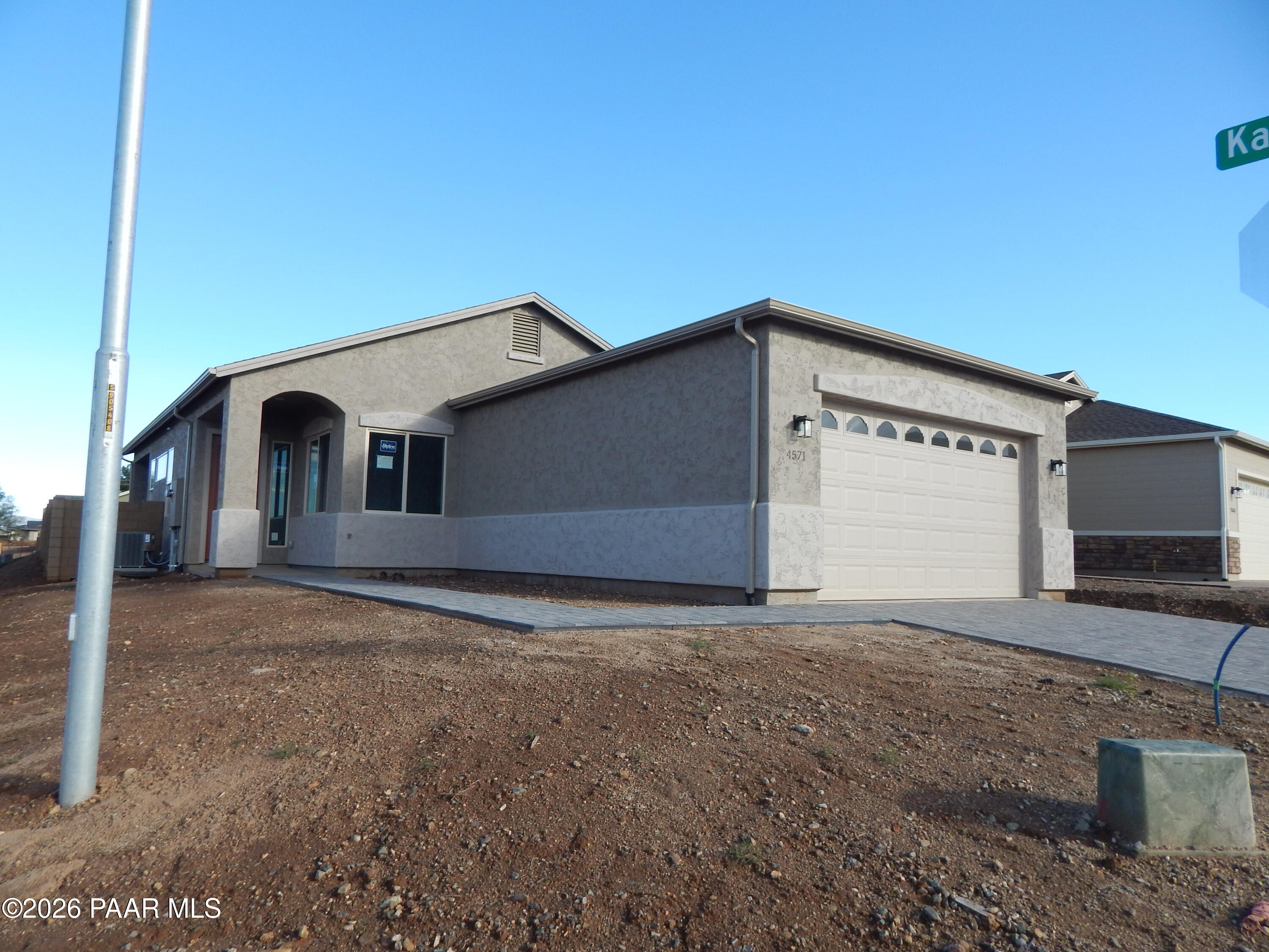 4571 N Reading Road — photo