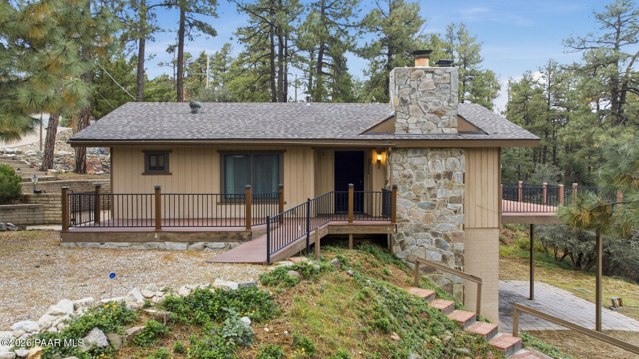 1067 N Skyline Drive — photo