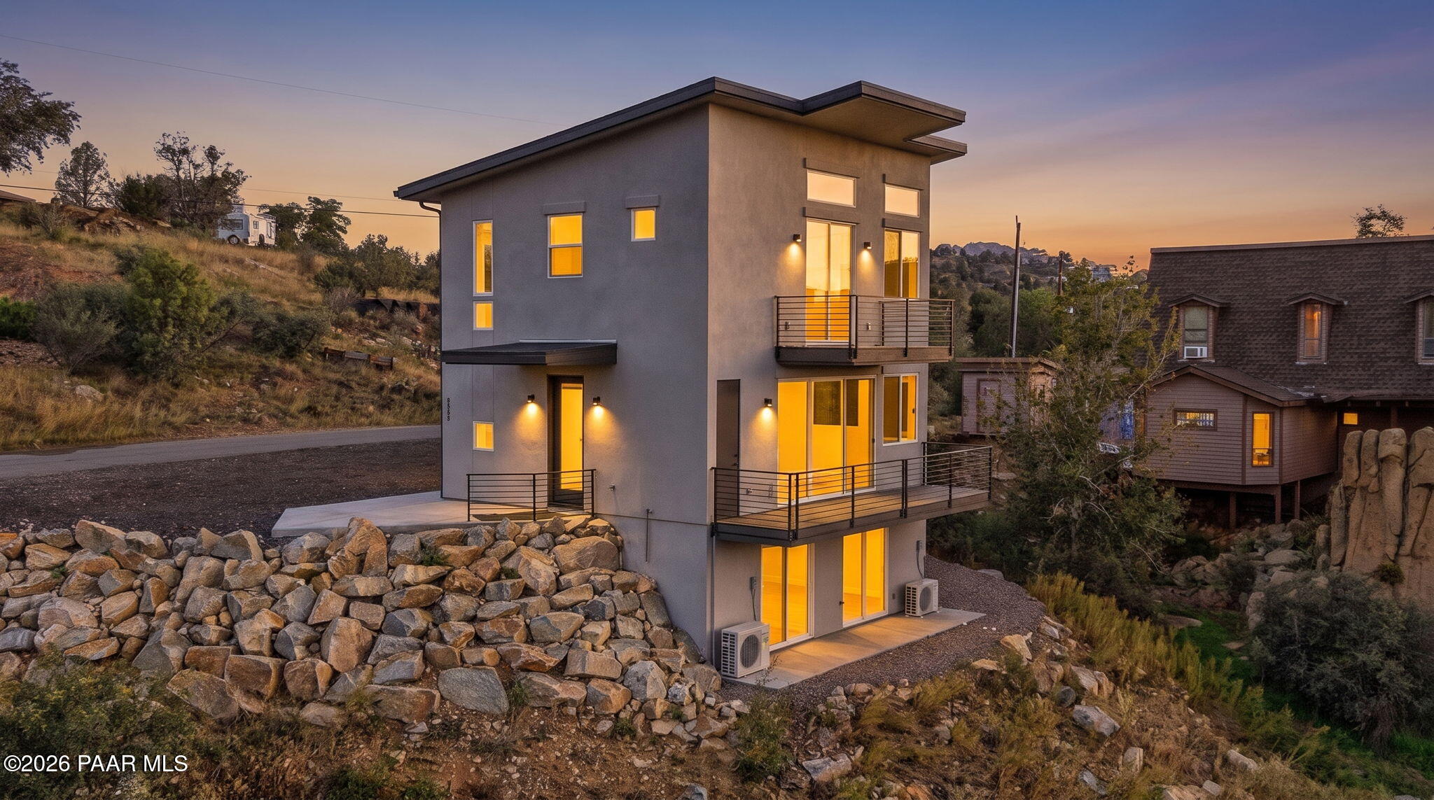 2325 Cyclorama Drive — photo