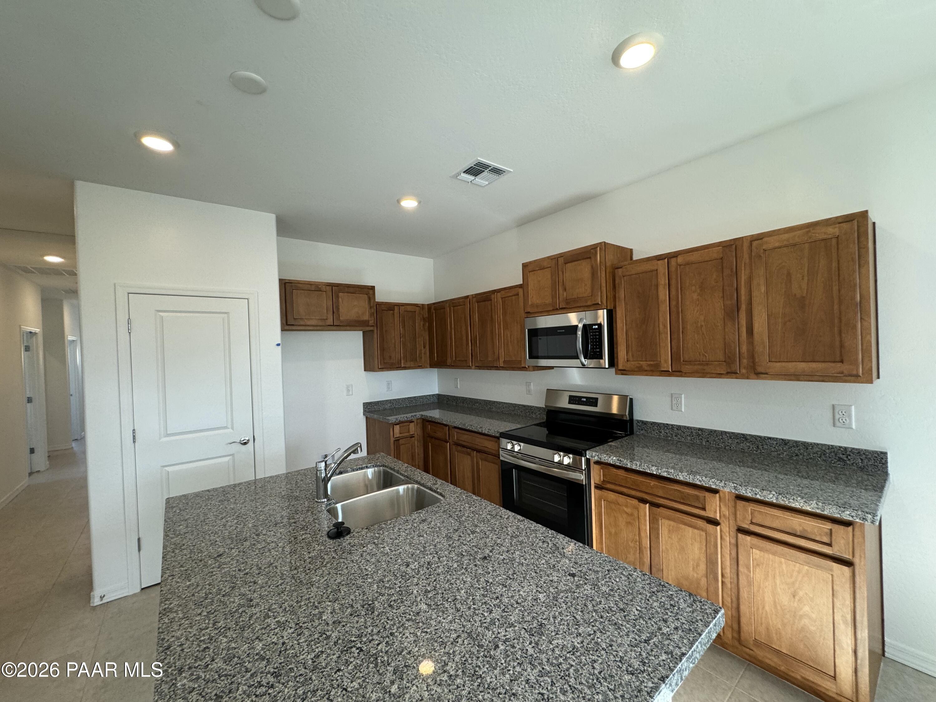 1214 N Quintero Road — photo