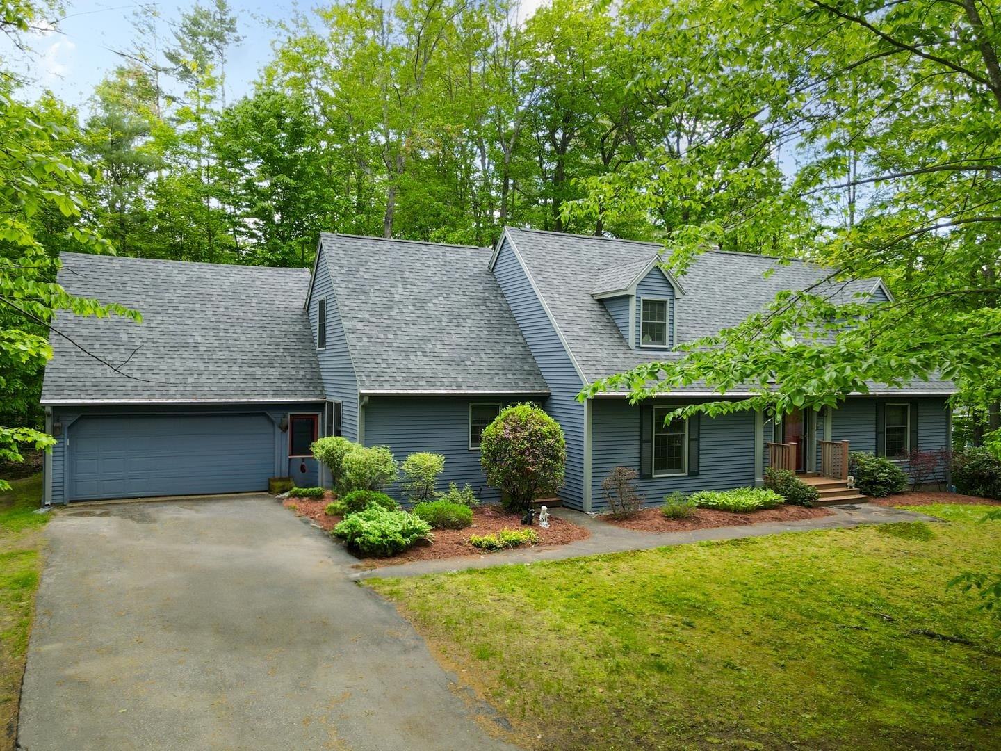 39 Robertson Drive — photo